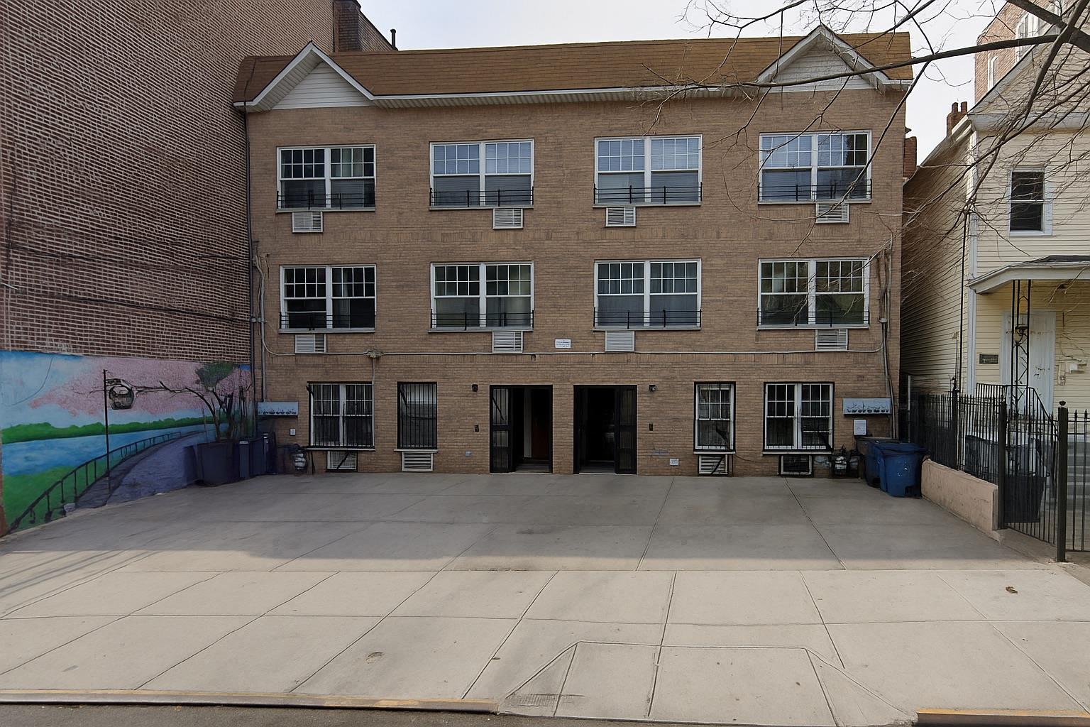 #1 photo, 2877 Briggs Avenue, 布朗士 Bronx , NY 10458