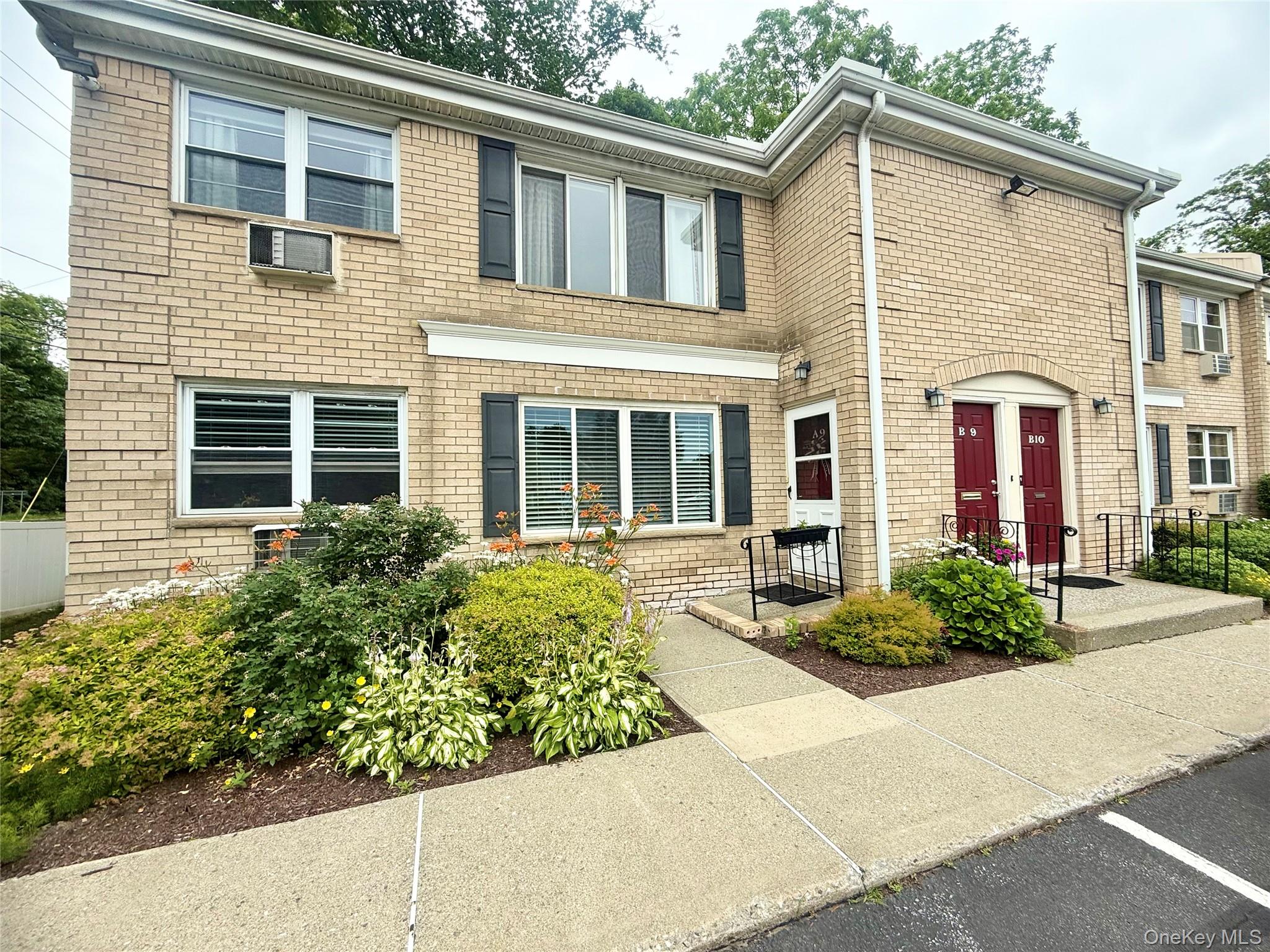 #1 photo, 250 Beechwood Avenue, 紐約州 Poughkeepsie , NY 12601