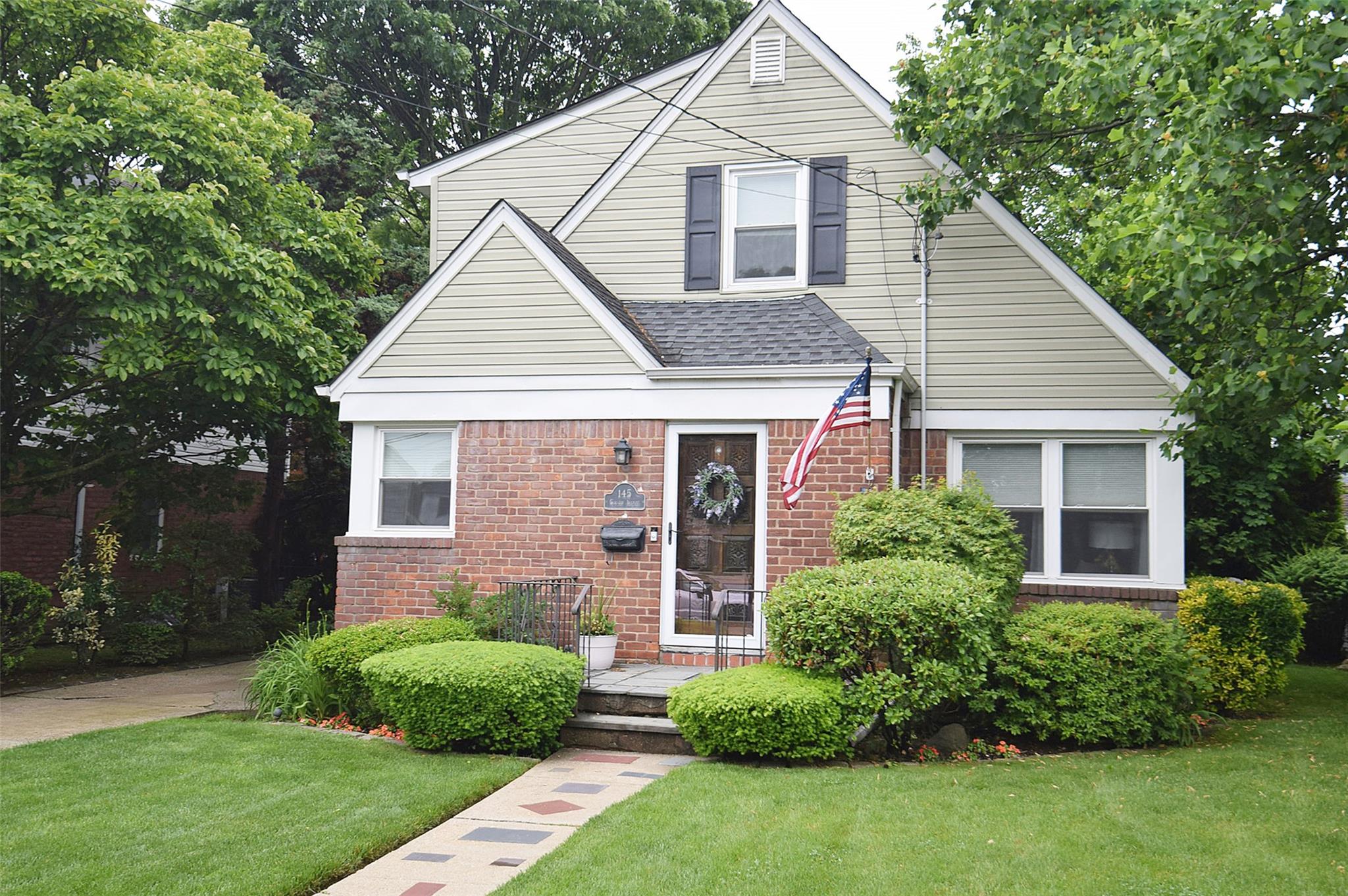 #1 photo, 145 Gerard Avenue, New Hyde Park , NY 11040