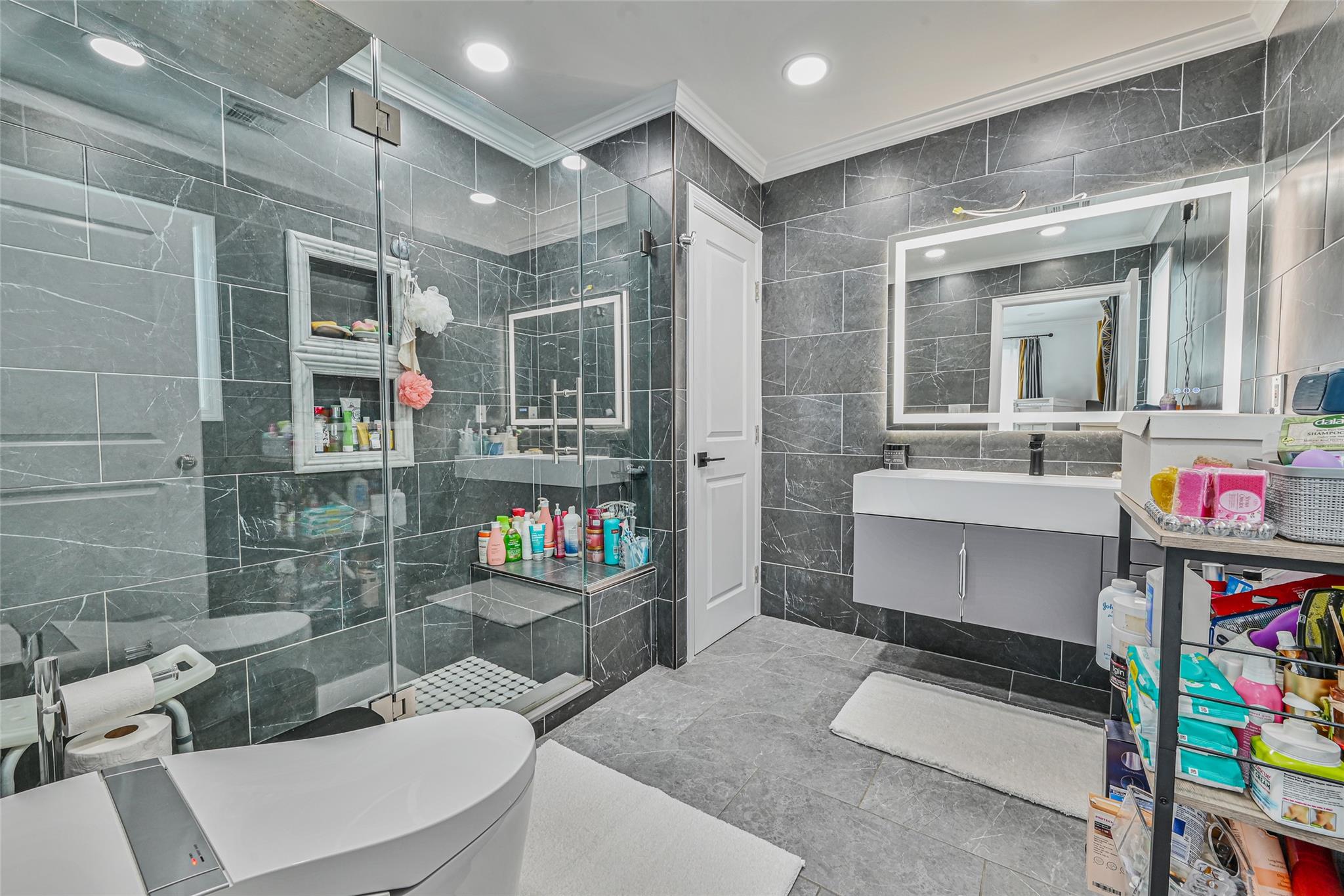 #11 photo, 86 S Cabot Lane, Westbury , NY 11590