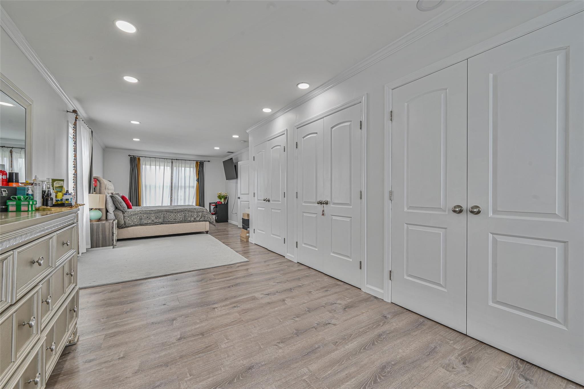 #12 photo, 86 S Cabot Lane, Westbury , NY 11590