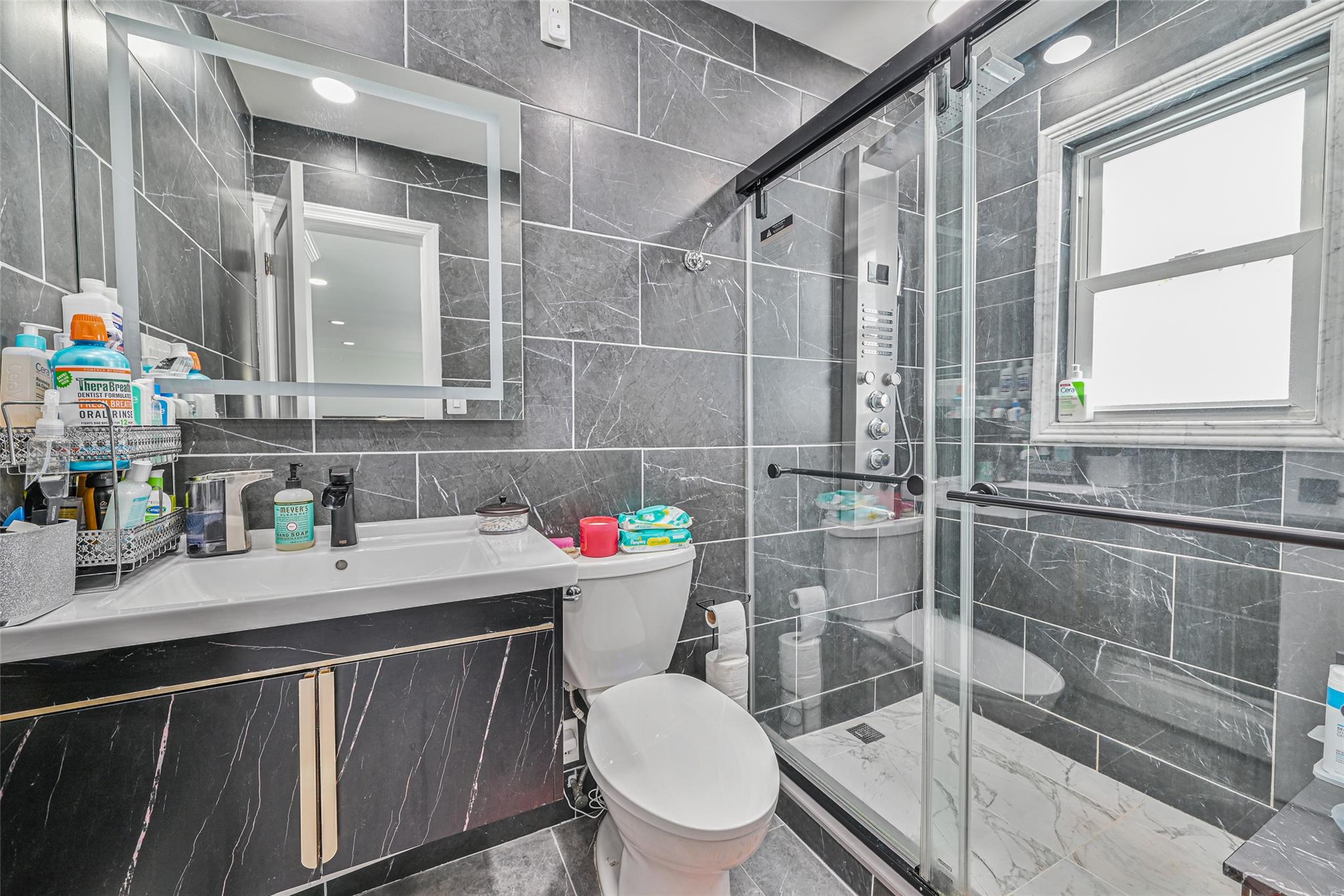 #19 photo, 86 S Cabot Lane, Westbury , NY 11590