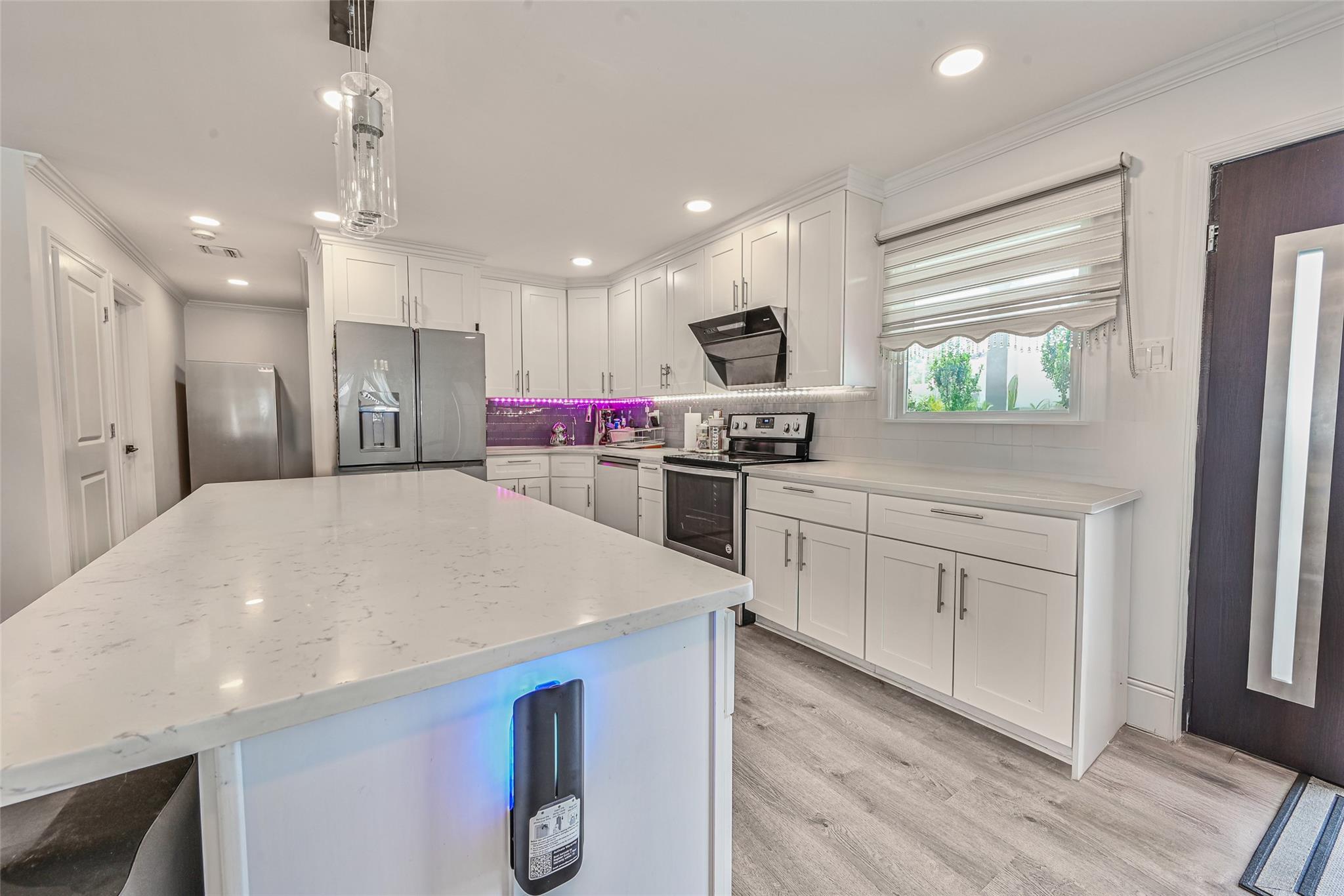 #2 photo, 86 S Cabot Lane, Westbury , NY 11590