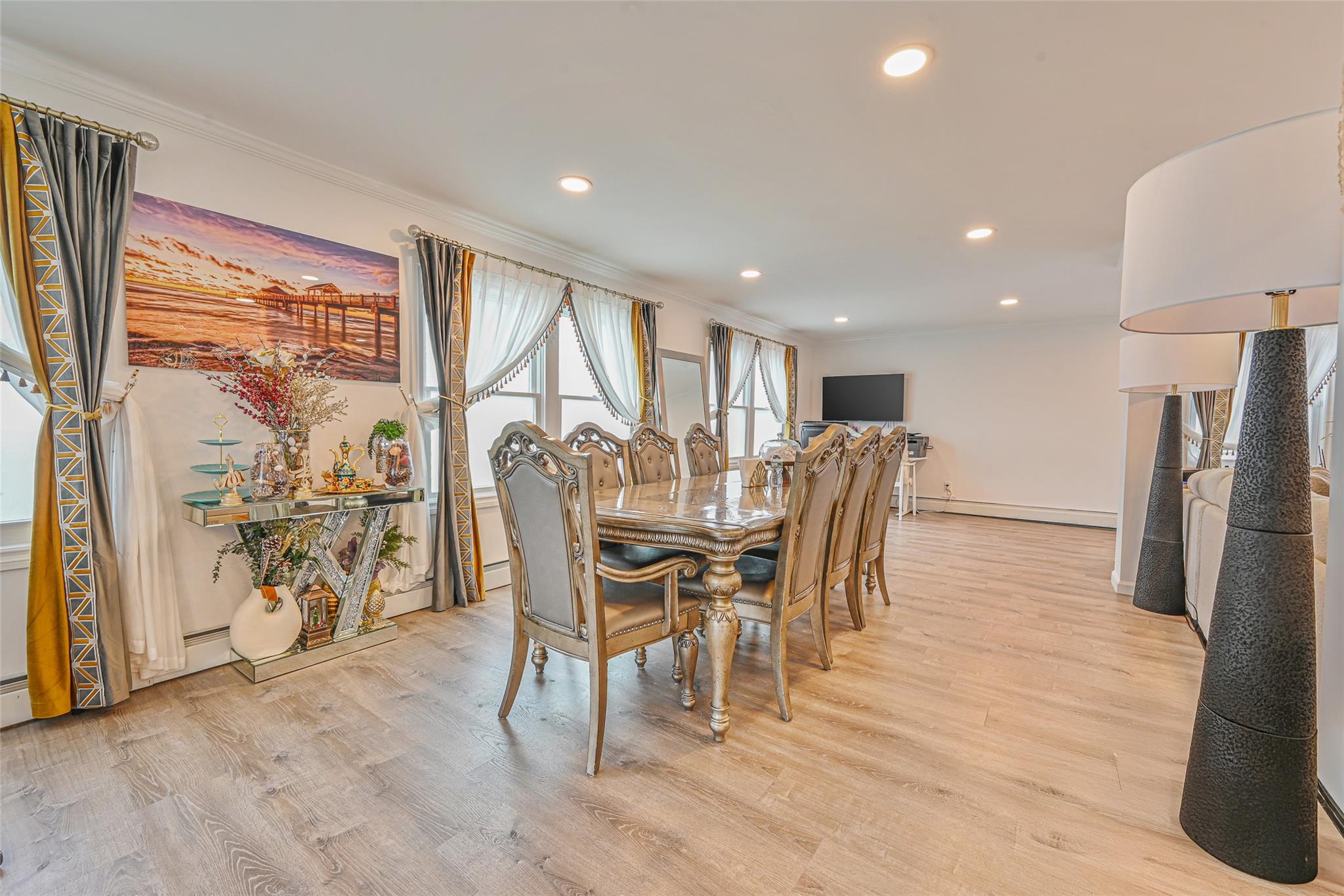 #5 photo, 86 S Cabot Lane, Westbury , NY 11590