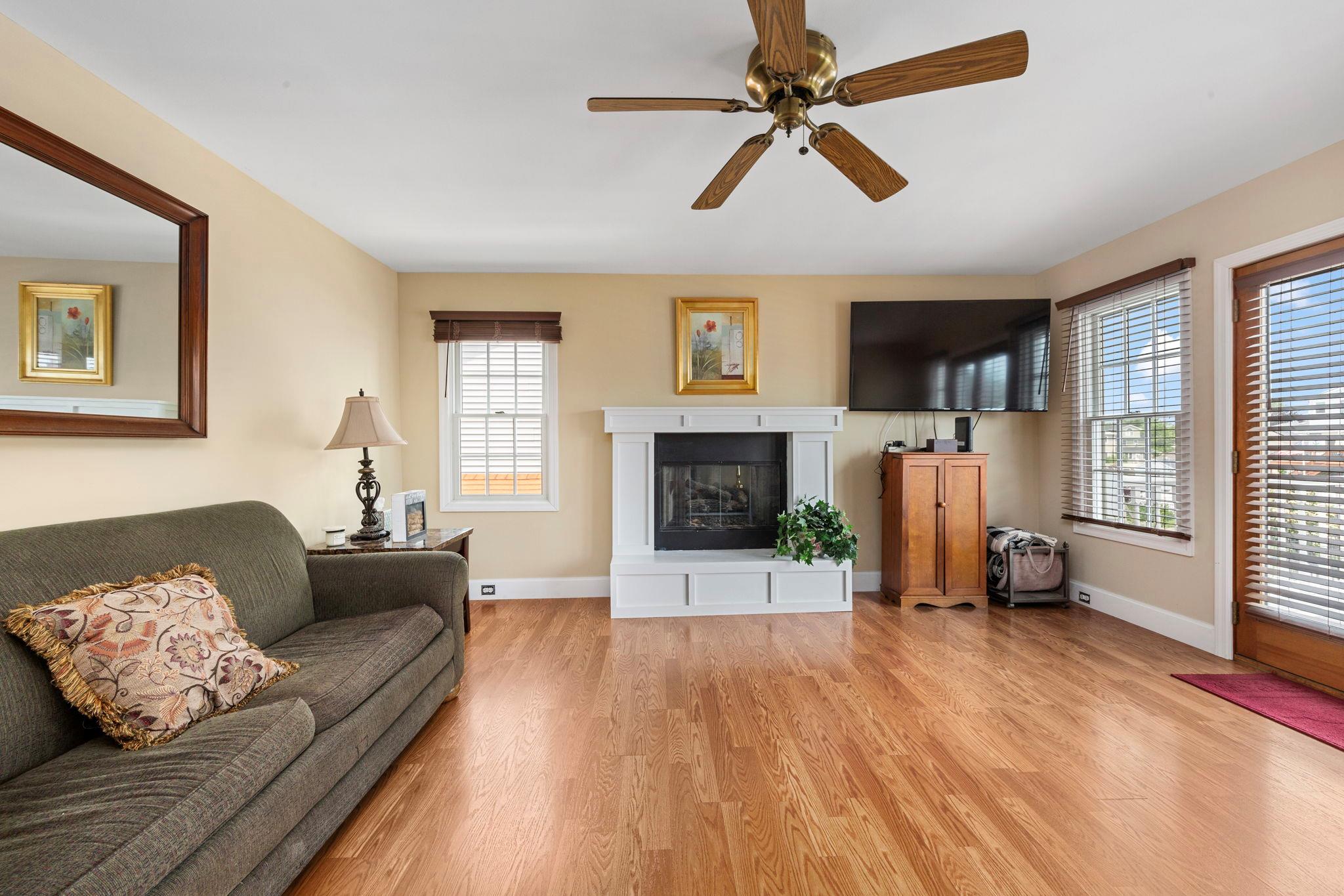 #14 photo, 25 Meadow Lane, サフォーク郡 Amityville , NY 11701