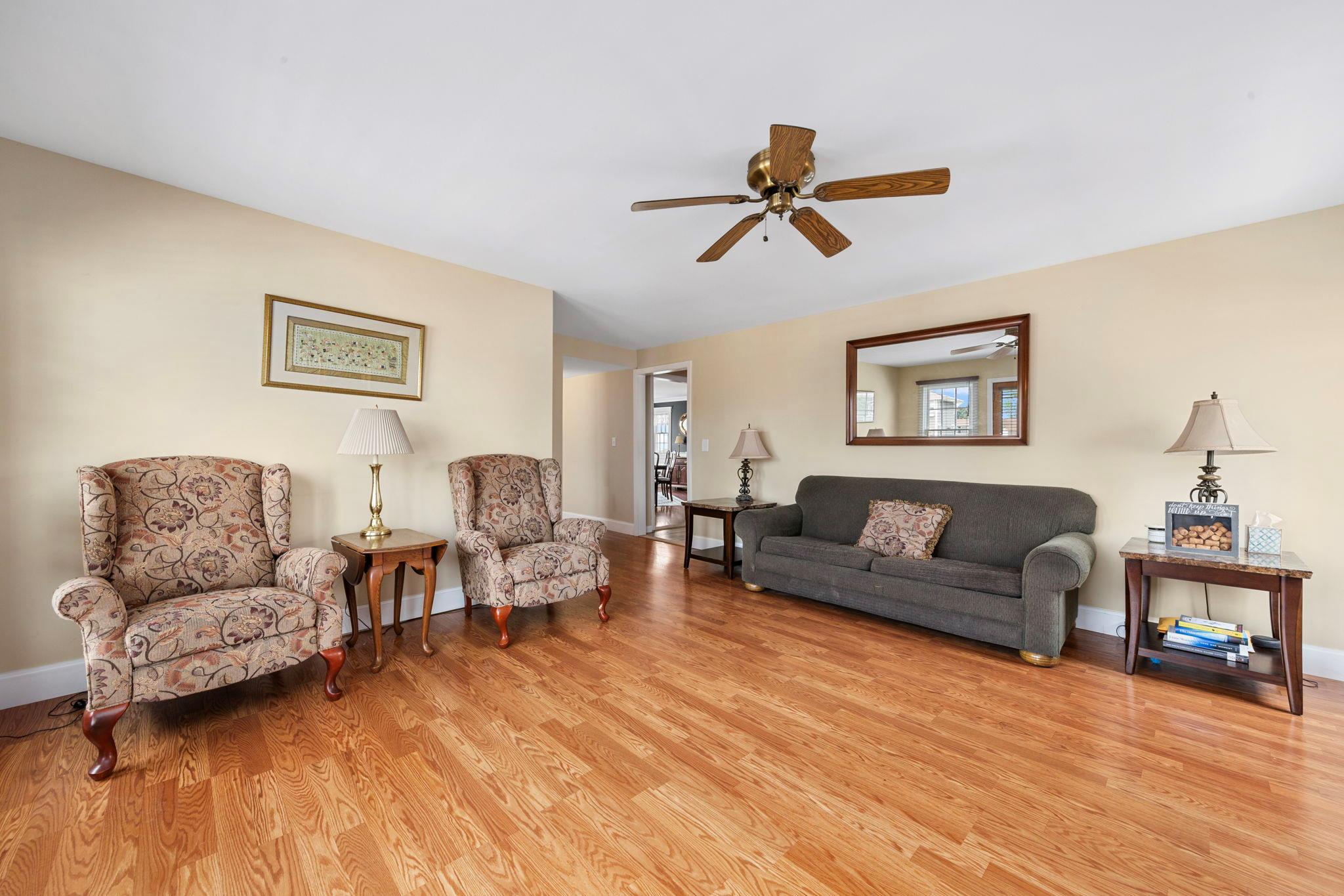 #15 photo, 25 Meadow Lane, サフォーク郡 Amityville , NY 11701