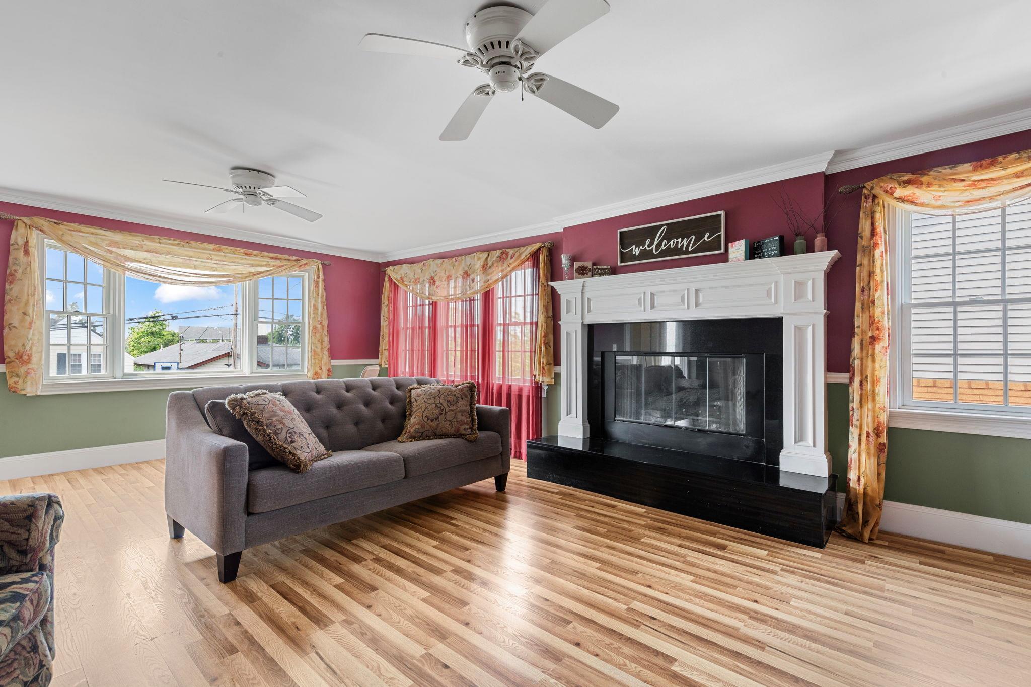 #17 photo, 25 Meadow Lane, サフォーク郡 Amityville , NY 11701