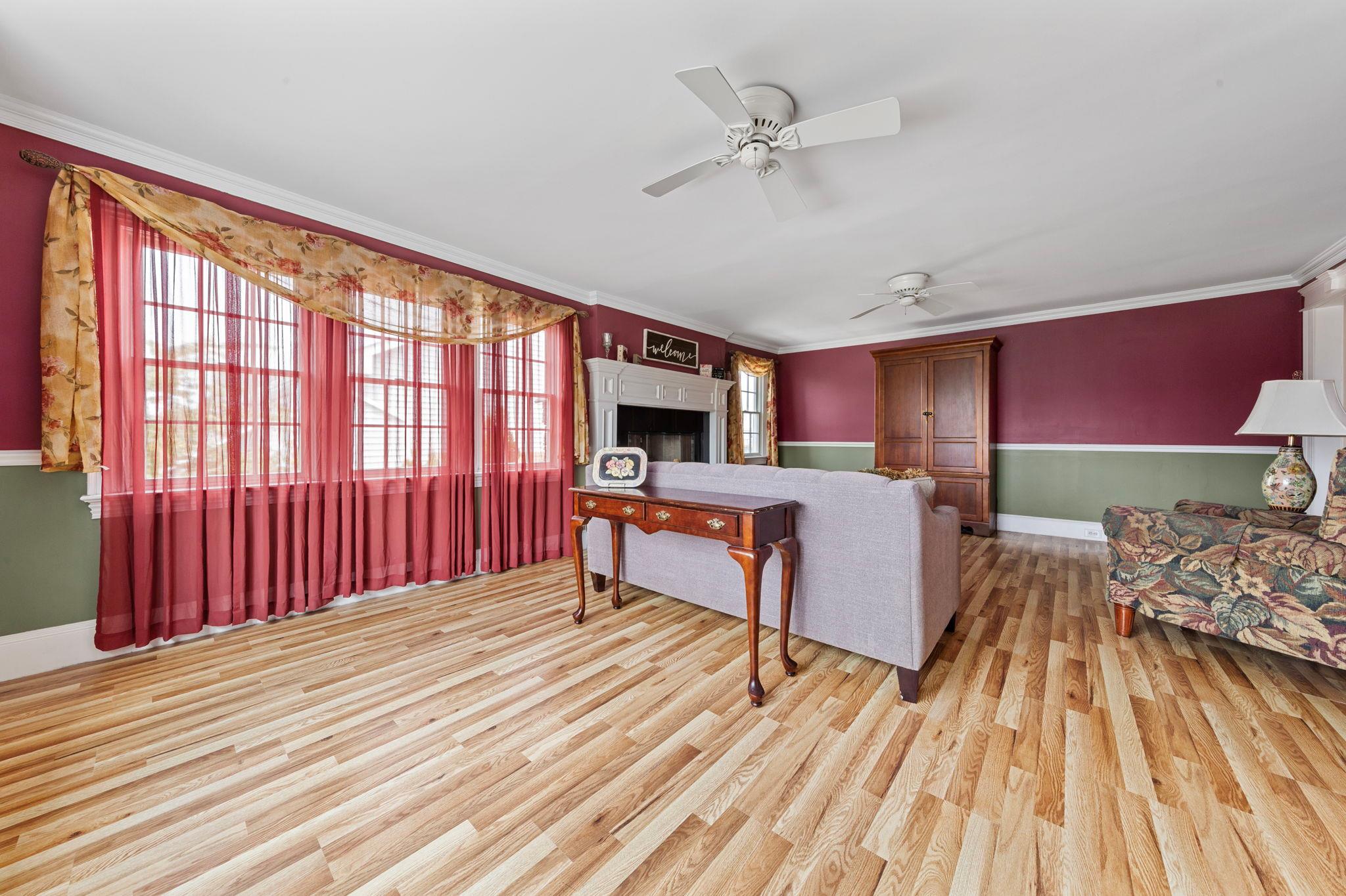 #19 photo, 25 Meadow Lane, サフォーク郡 Amityville , NY 11701