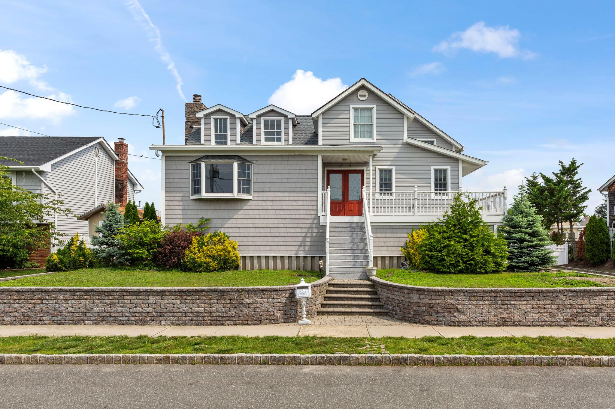 #2 photo, 25 Meadow Lane, サフォーク郡 Amityville , NY 11701