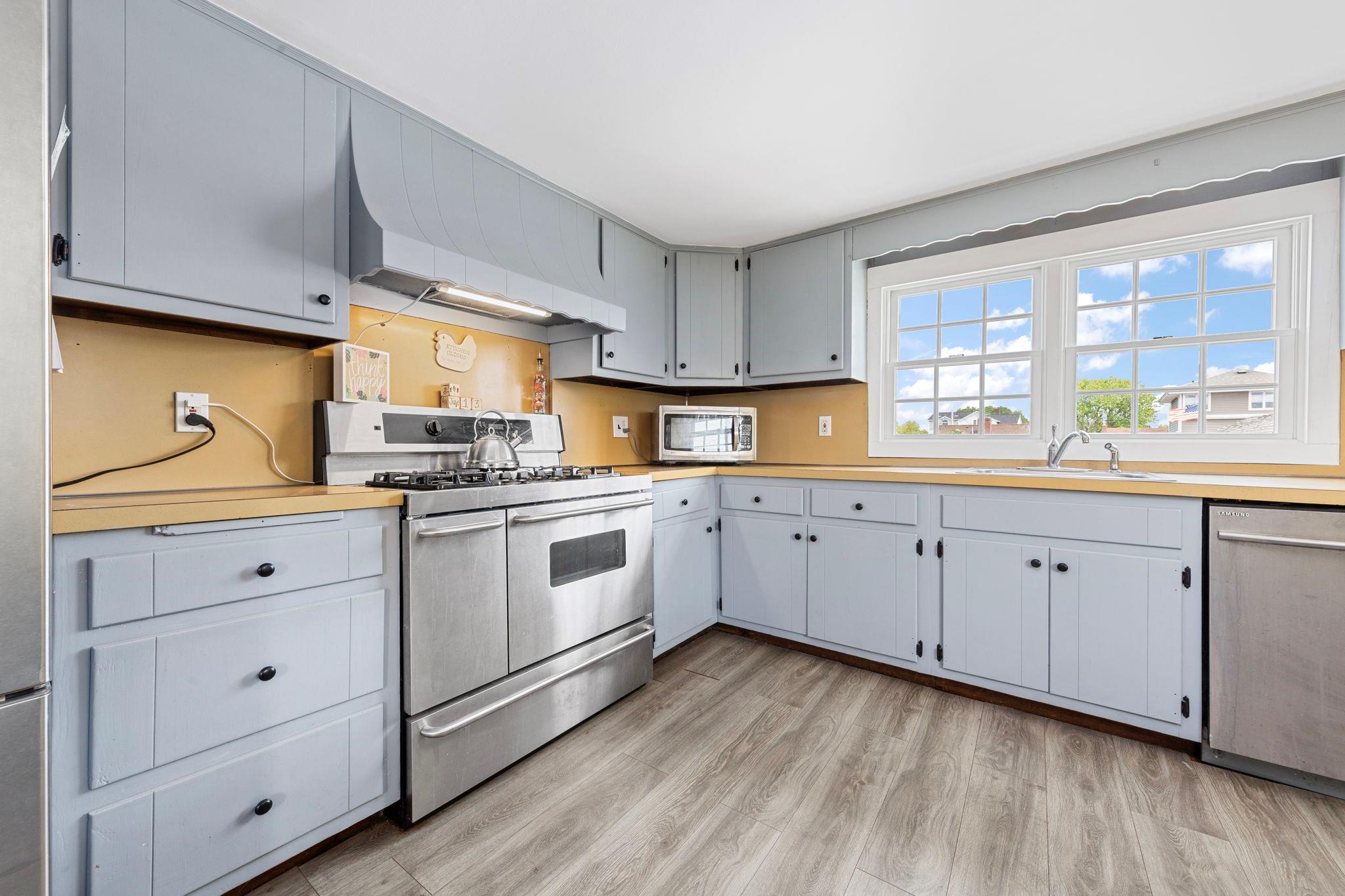 #8 photo, 25 Meadow Lane, サフォーク郡 Amityville , NY 11701