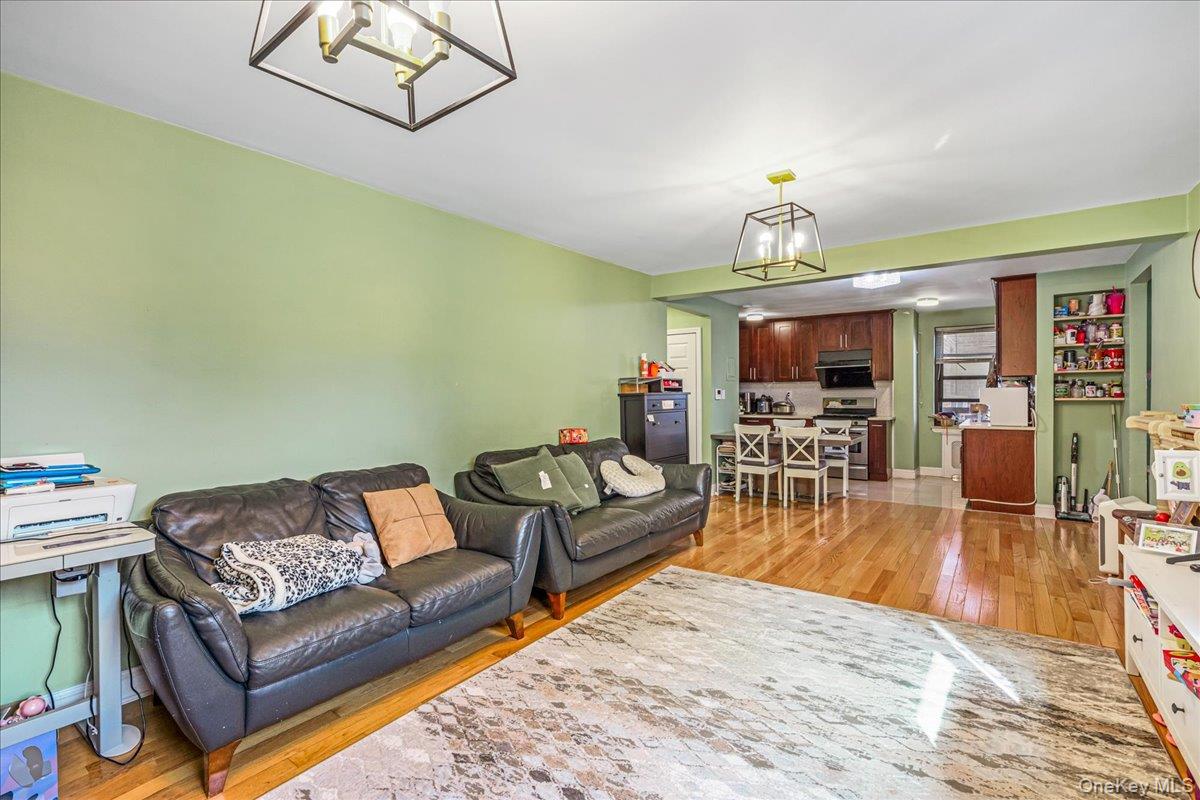 #1 photo, 75-15 210 Street, クイーンズ区 Bayside , NY 11364