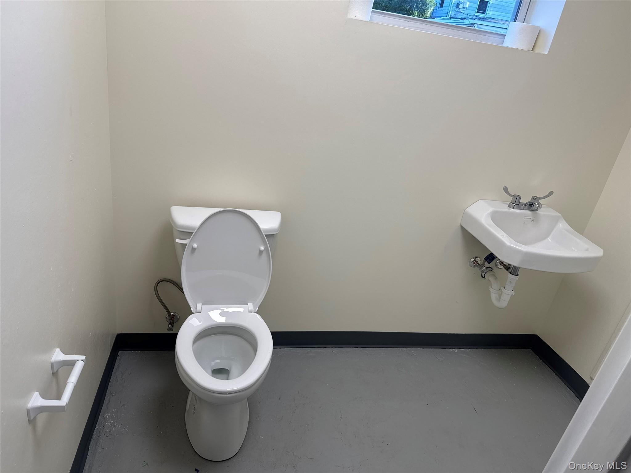 #9 photo, 122 Railroad Avenue, West Haverstraw , NY 10993