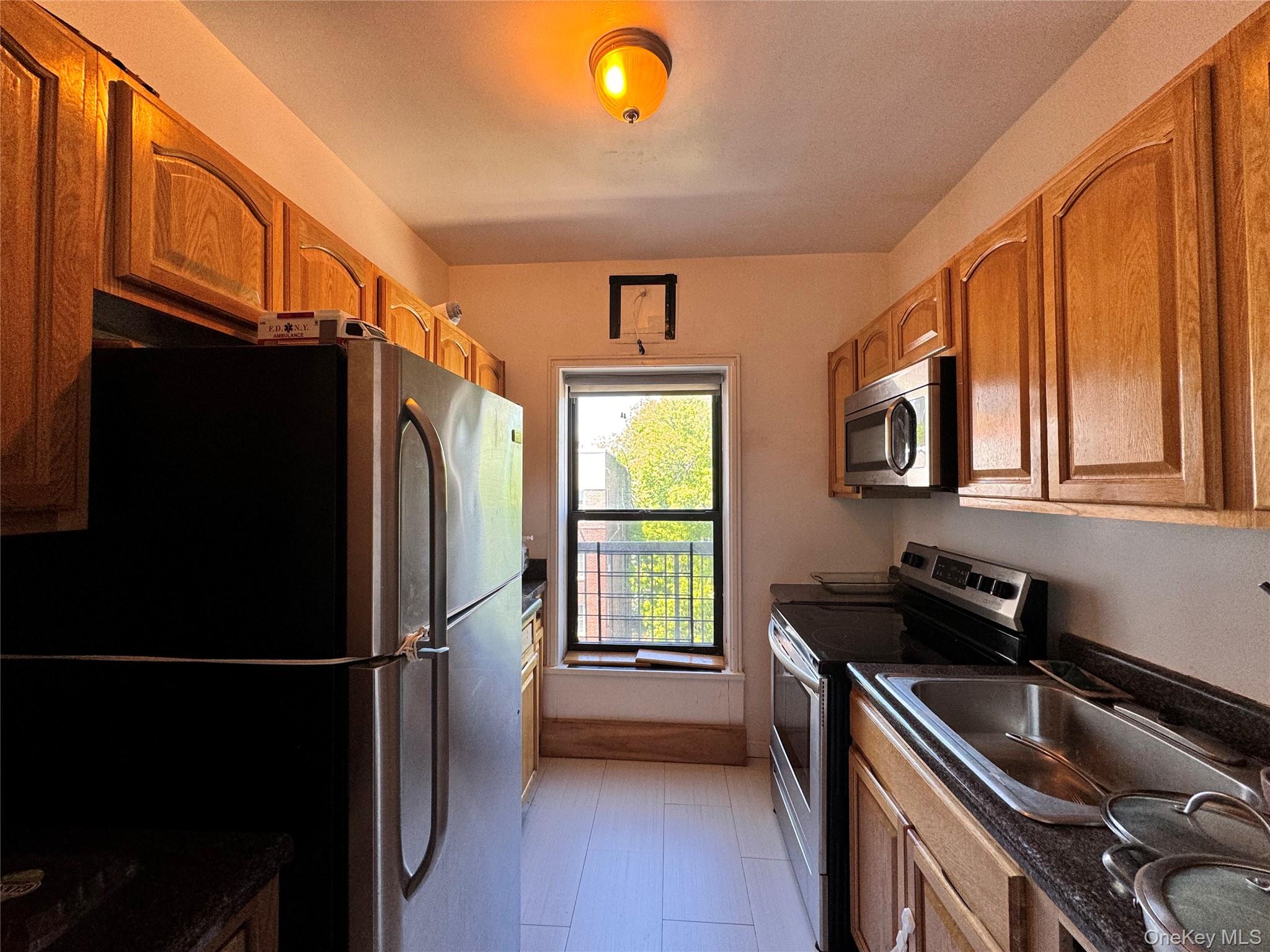 #4 photo, 30 Clinton Place, New Rochelle , NY 10801