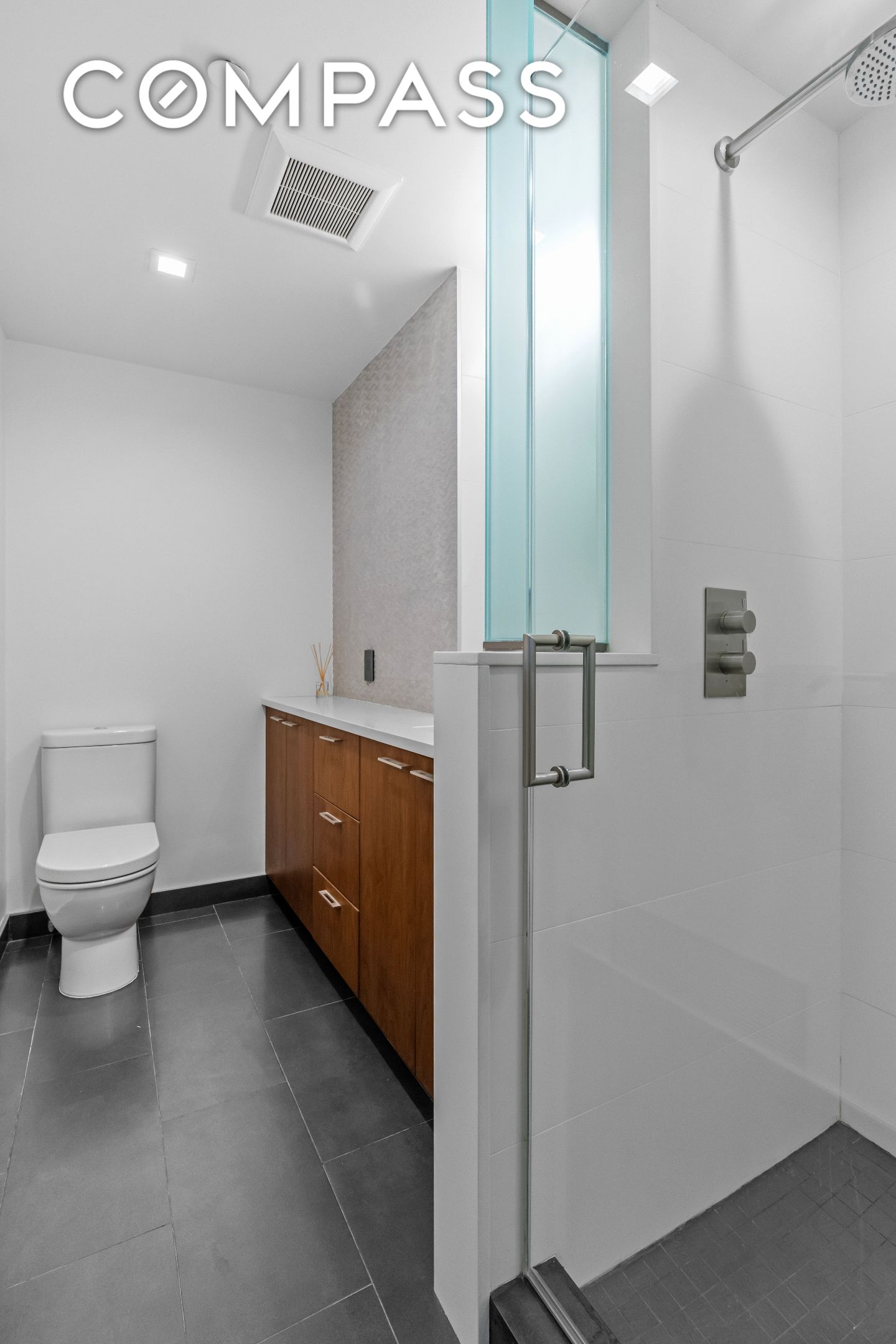 #19 photo, 335 W 38th Street, マンハッタン Hudson Yards , NY 10018