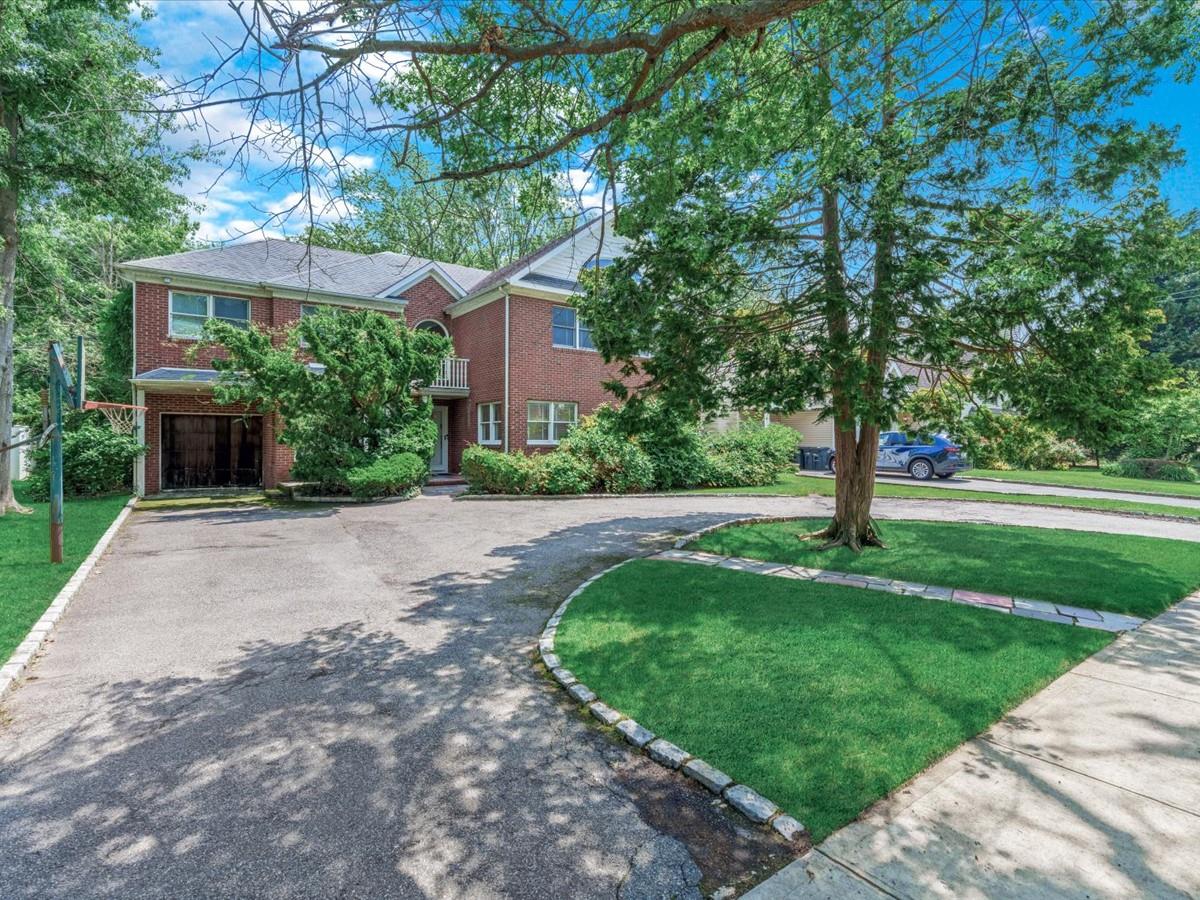 #2 photo, 74 Margaret Avenue, ナッソー郡 Lawrence , NY 11559