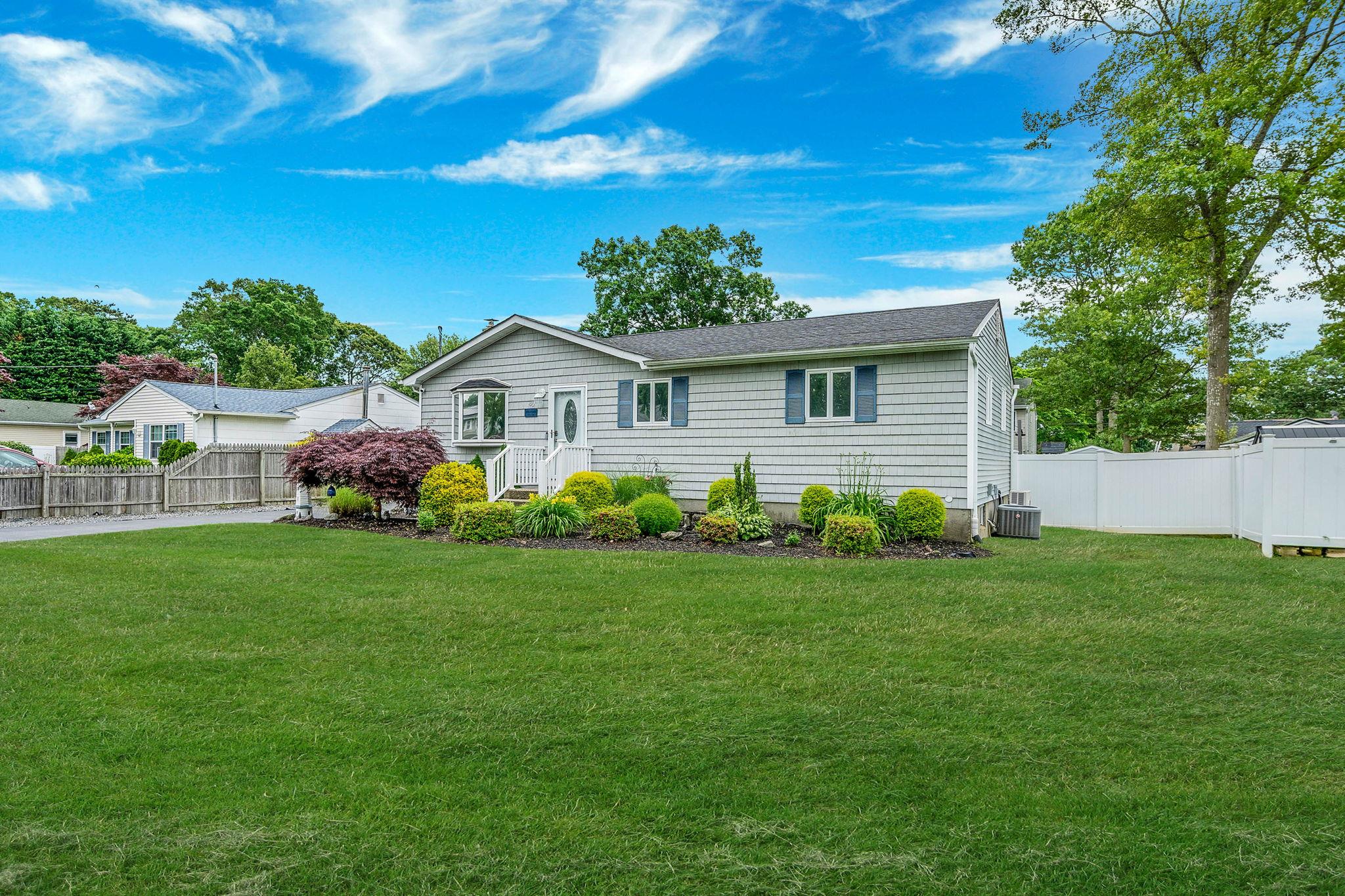 #2 photo, 80 Breston Drive, サフォーク郡 Shirley , NY 11967