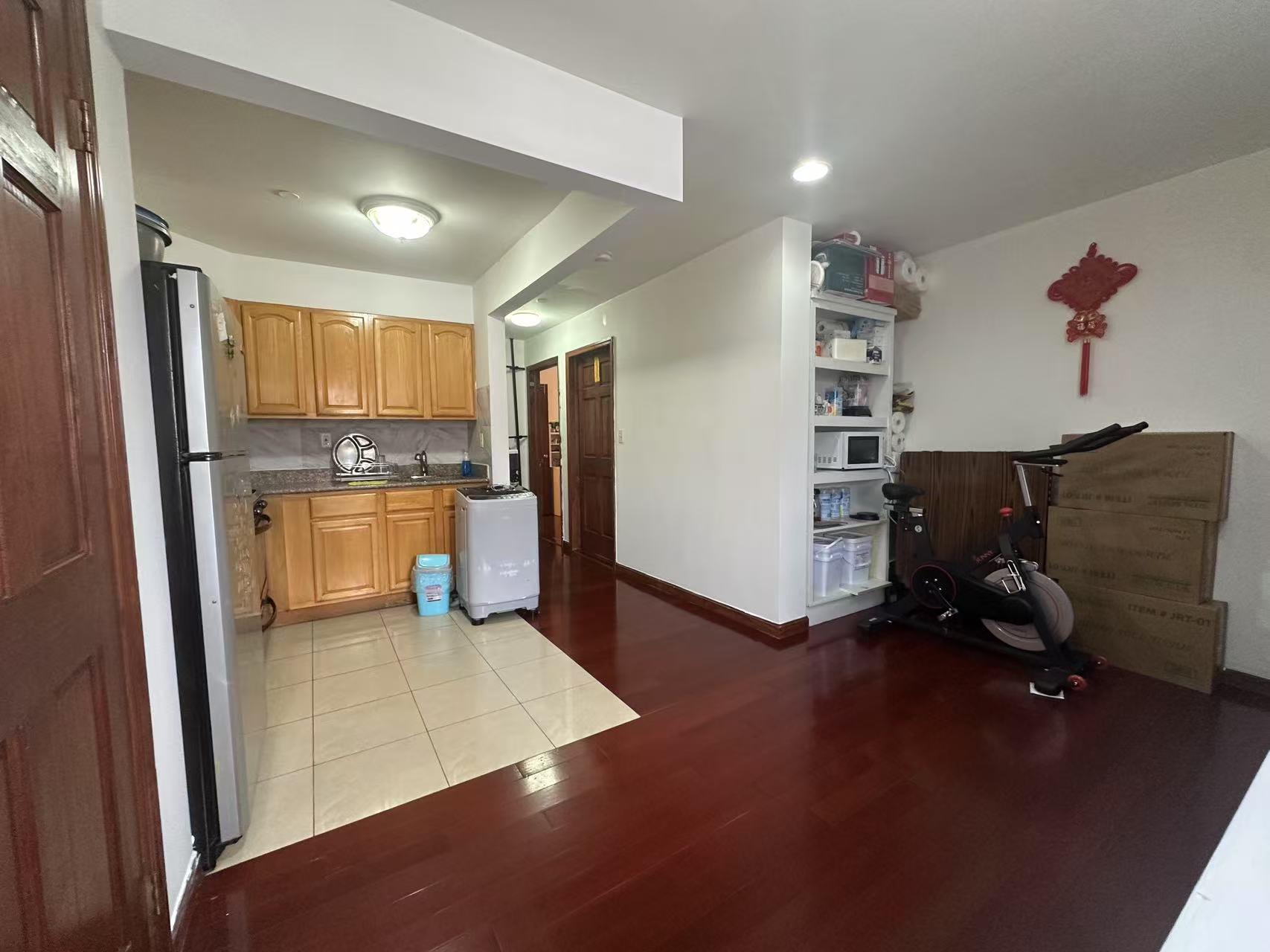 #1 photo, 14449 Barclay Avenue, কুইন্‌স Flushing , NY 11355