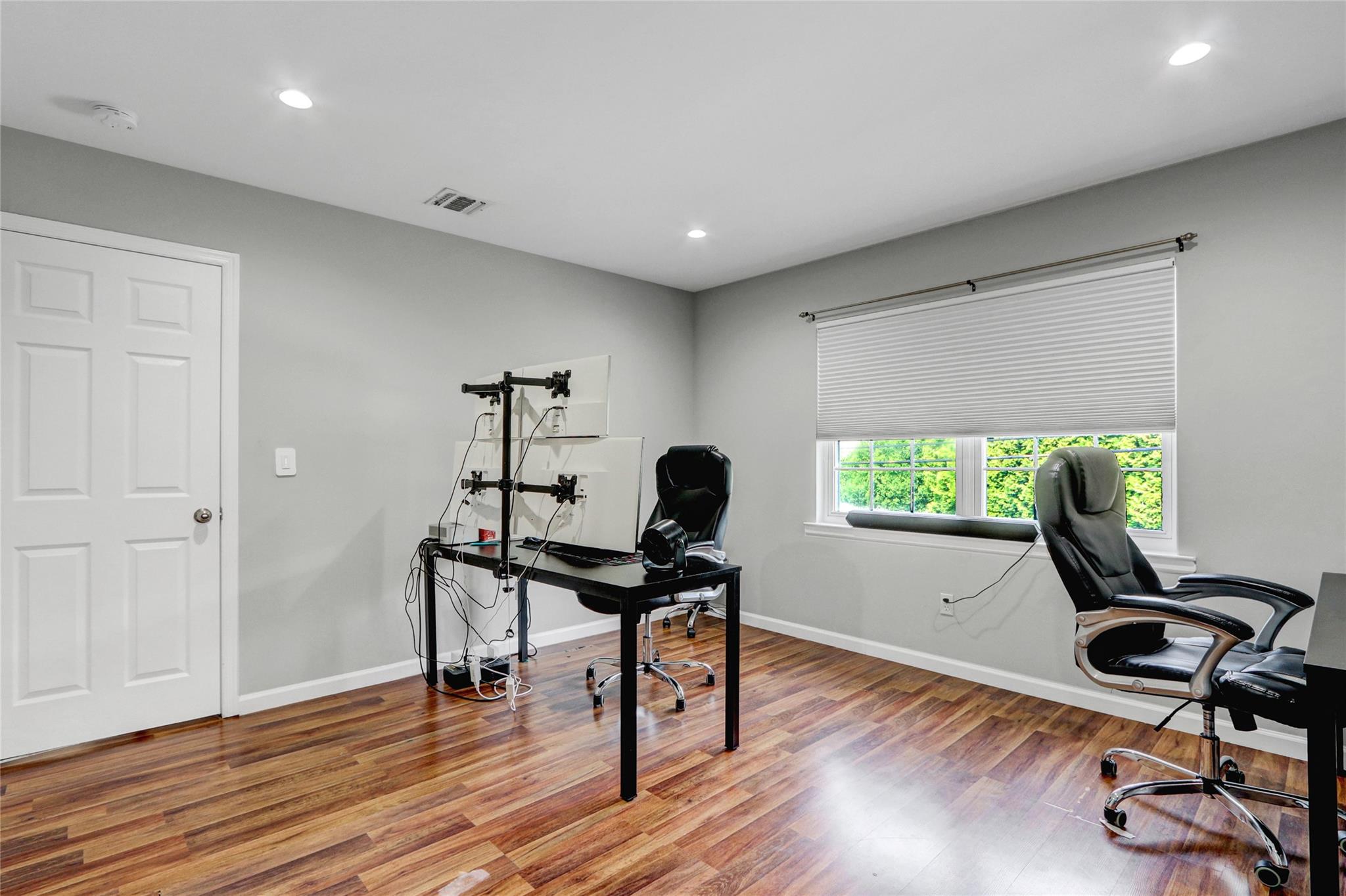 #18 photo, 2441 New York Avenue, Melville , NY 11747