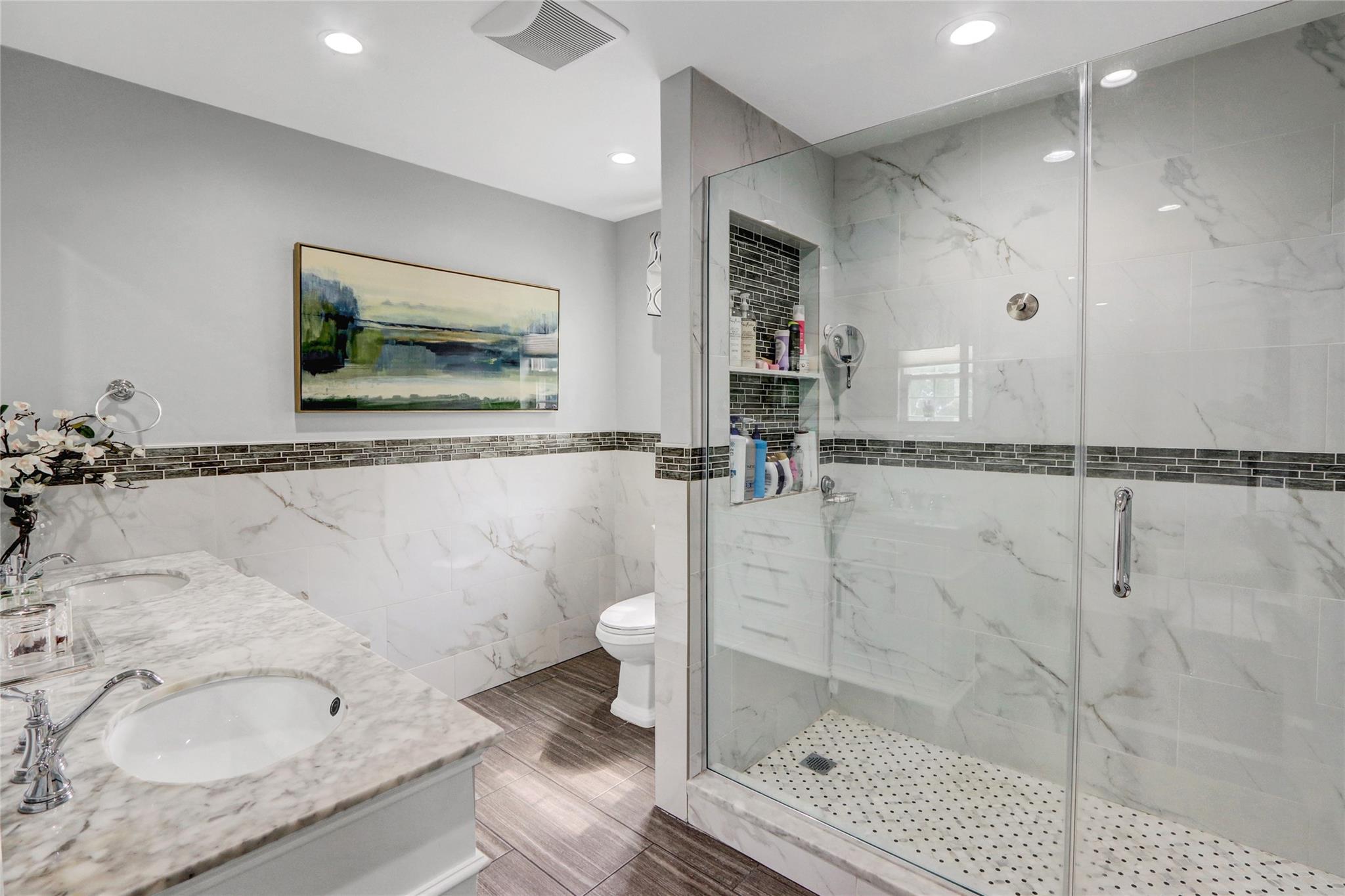 #19 photo, 2441 New York Avenue, Melville , NY 11747