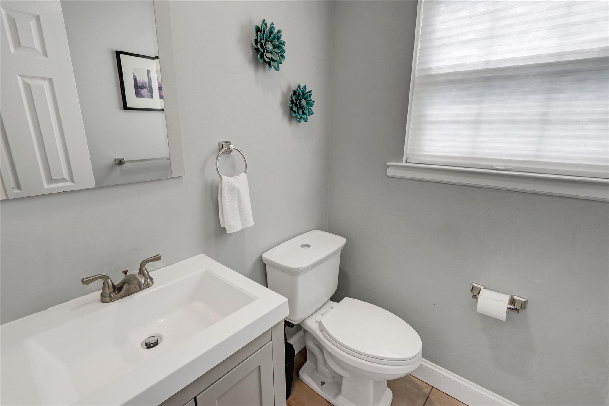 #20 photo, 2441 New York Avenue, Melville , NY 11747