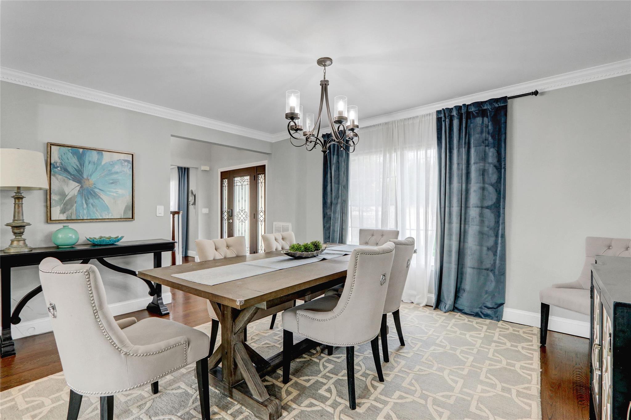 #9 photo, 2441 New York Avenue, Melville , NY 11747