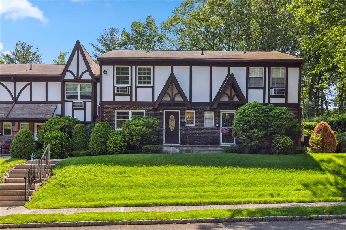 #1 photo, 68 Yorkshire Drive, Suffern , NY 10901