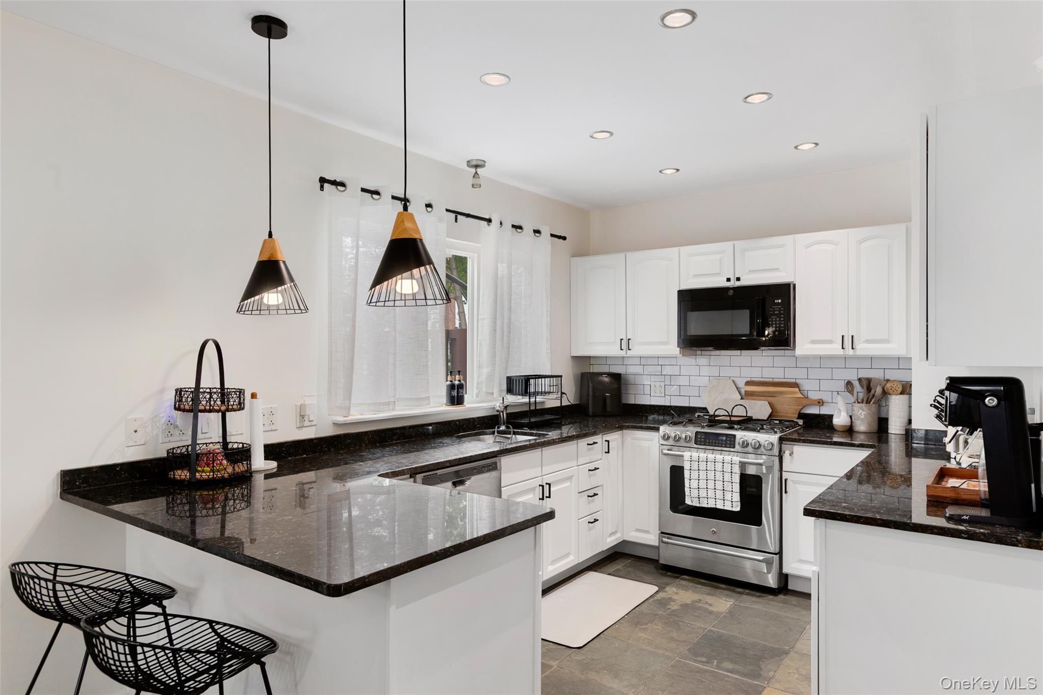 #4 photo, 32 Central Parkway, Mount Vernon , NY 10552