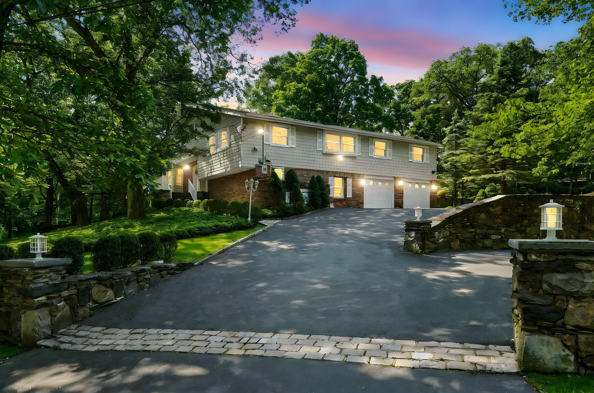 #1 photo, 125 Park Lane, West Harrison , NY 10604