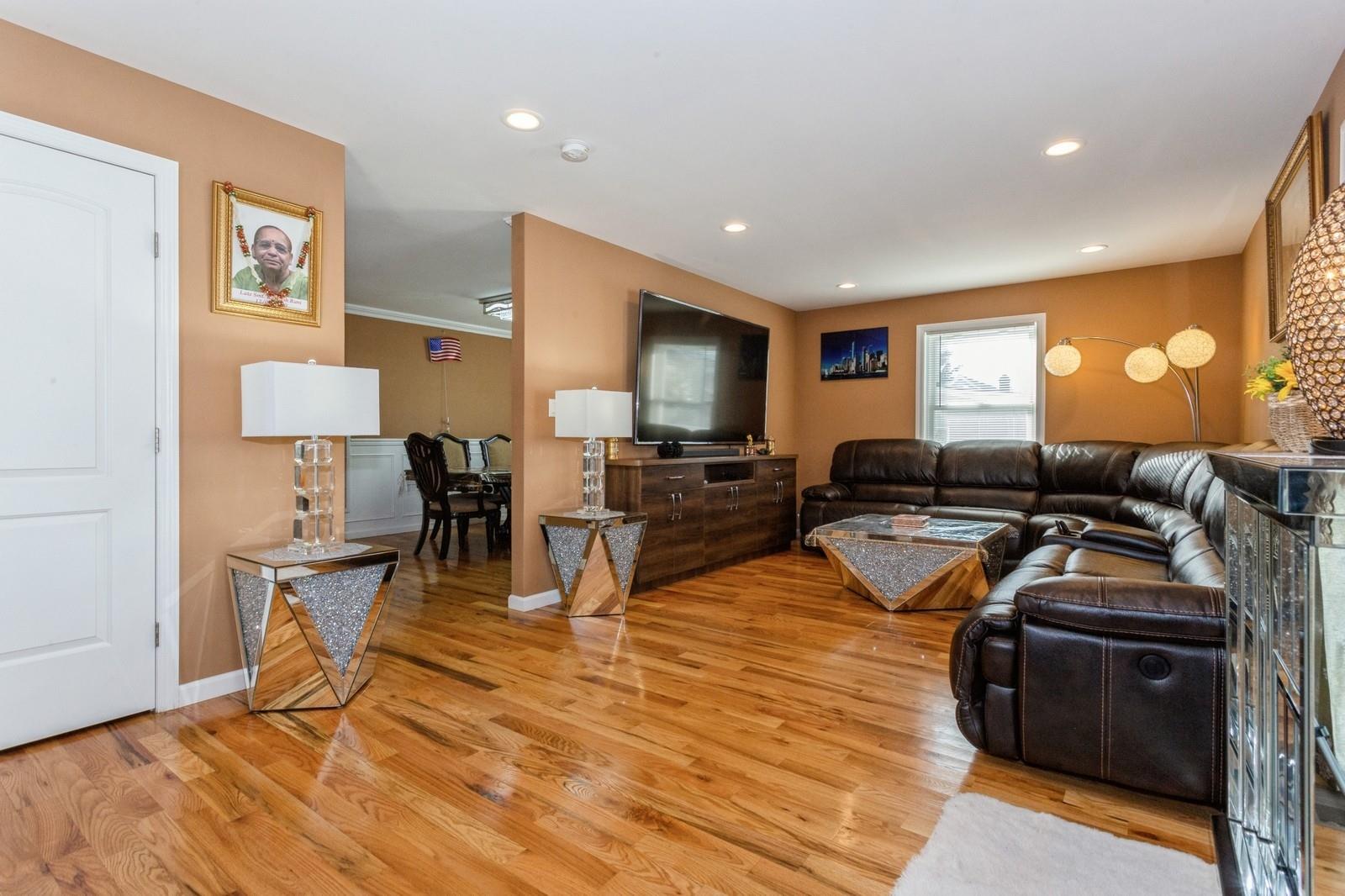 #12 photo, 112 Emporia Avenue, ナッソー郡 Elmont , NY 11003