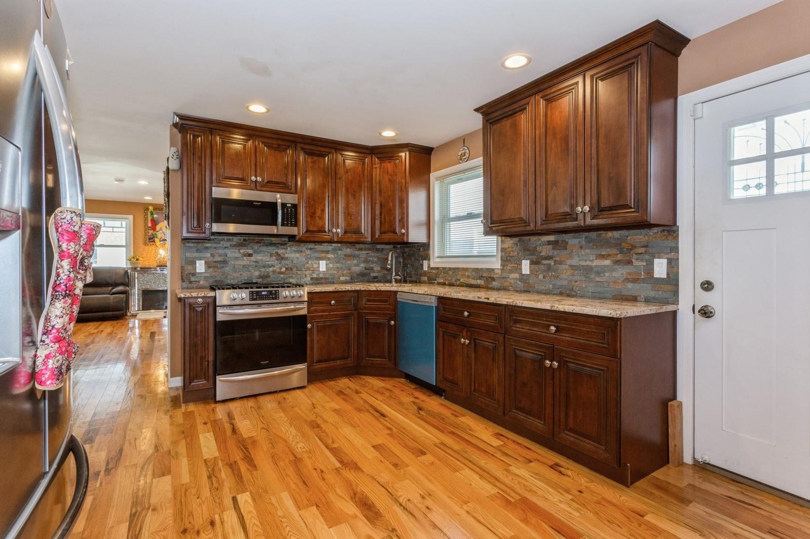 #5 photo, 112 Emporia Avenue, ナッソー郡 Elmont , NY 11003