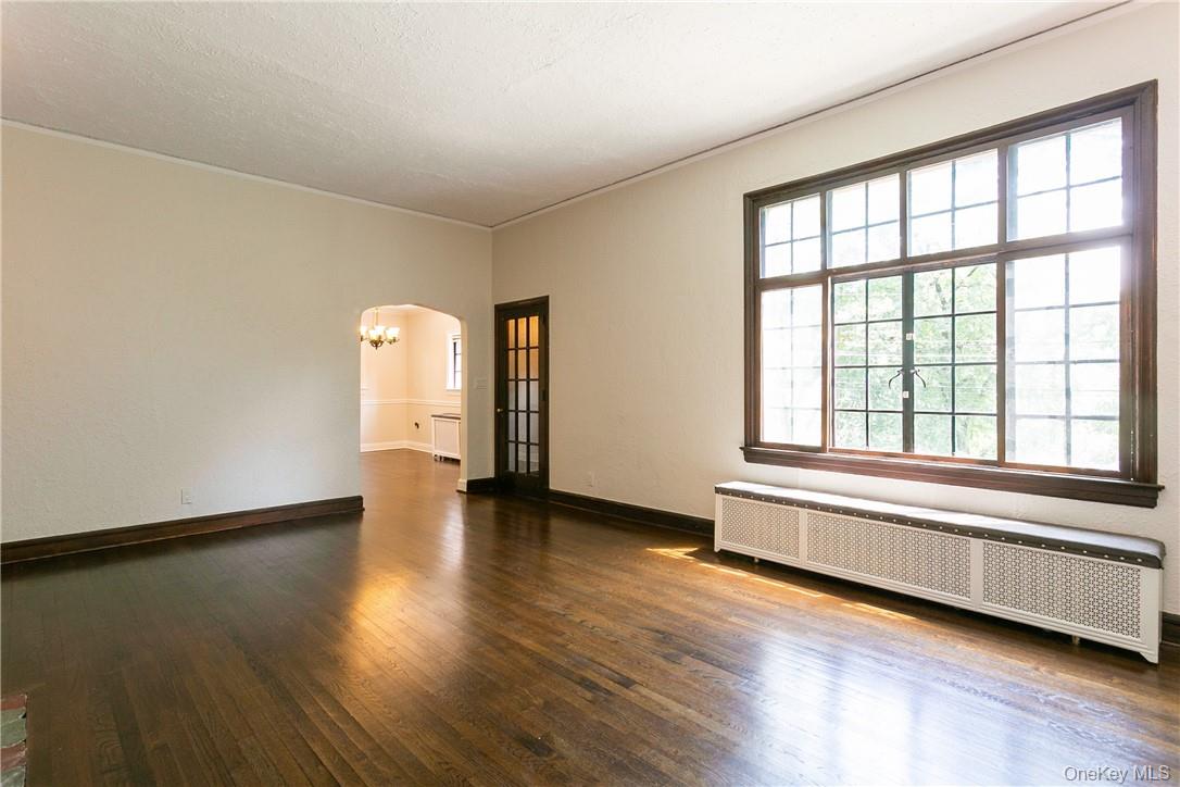 #2 photo, 1191 Post Road, Scarsdale , NY 10583