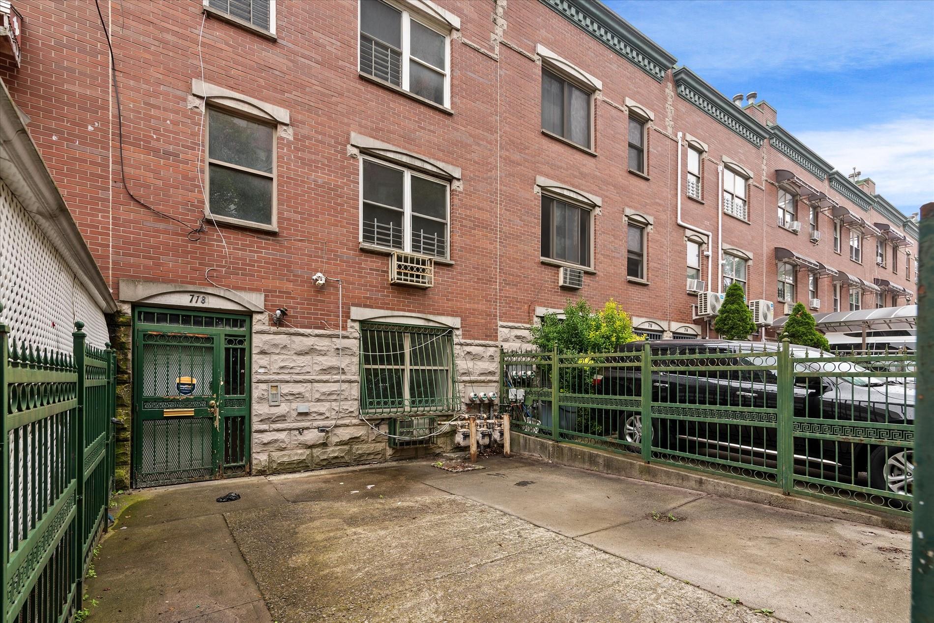 #1 photo, 718 Garden Street, 布朗士 Bronx , NY 10457