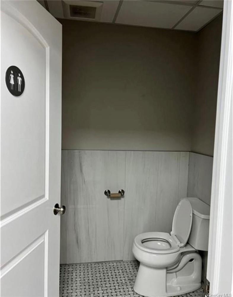 #2 photo, 3843 E Tremont Avenue, ブロンクス区 Bronx , NY 10465