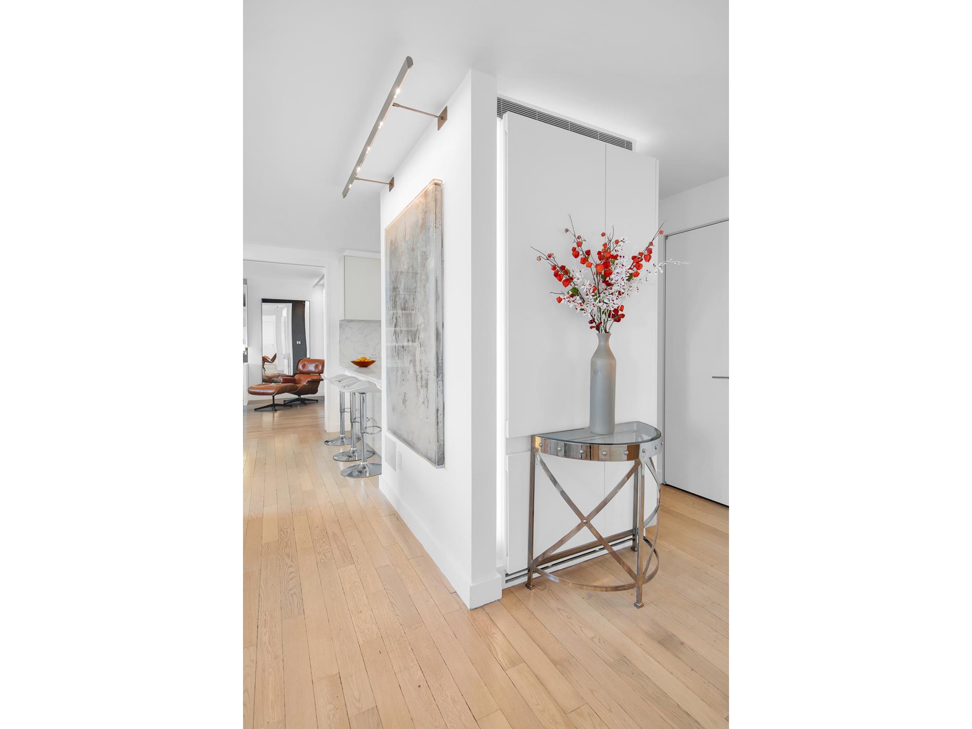 #7 photo, 322 W 57TH Street, マンハッタン Hells Kitchen , NY 10019