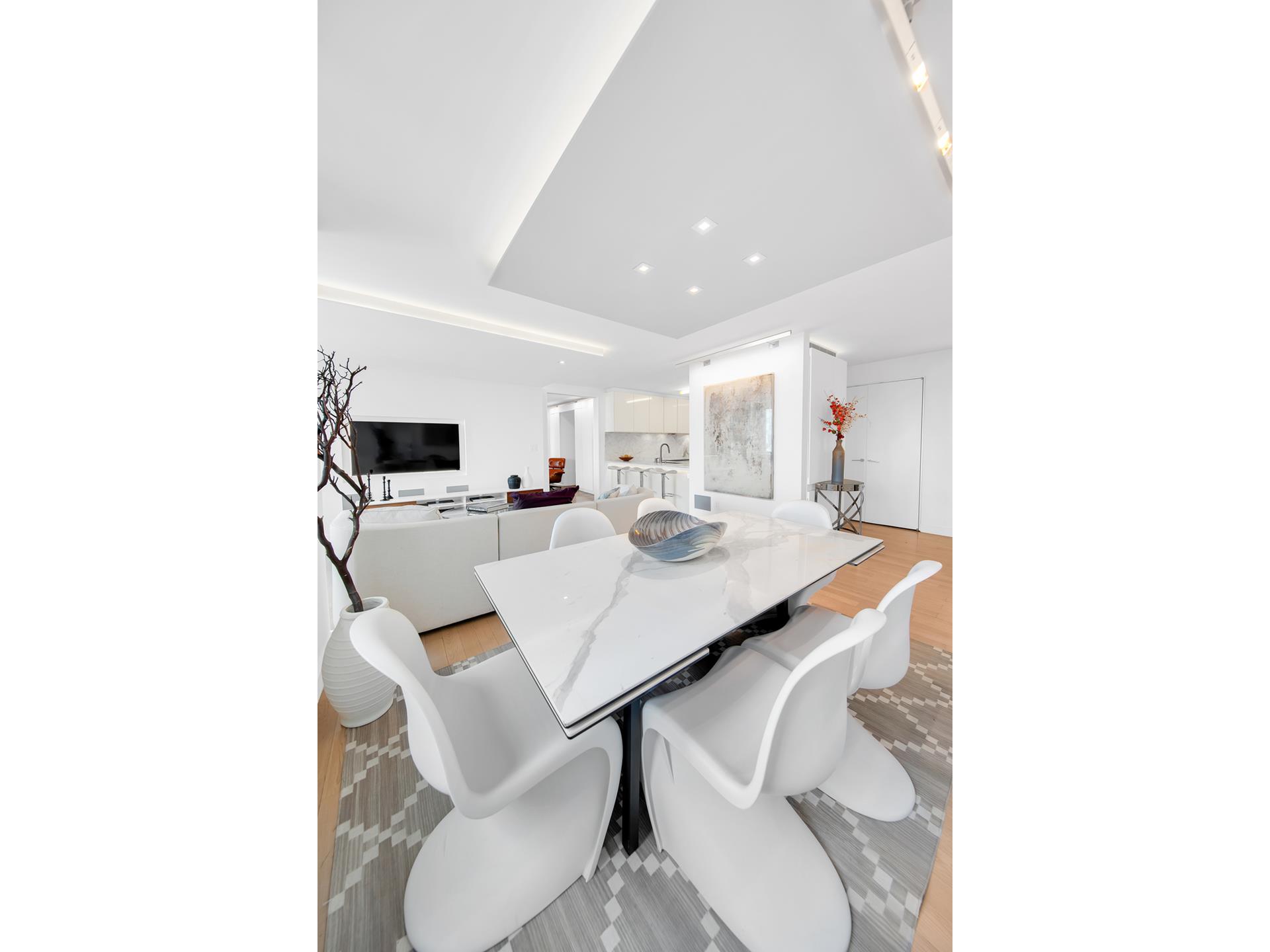 #8 photo, 322 W 57TH Street, マンハッタン Hells Kitchen , NY 10019