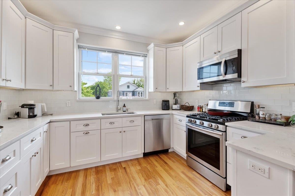 #3 photo, 545 E Fulton Street, ナッソー郡 Long Beach , NY 11561