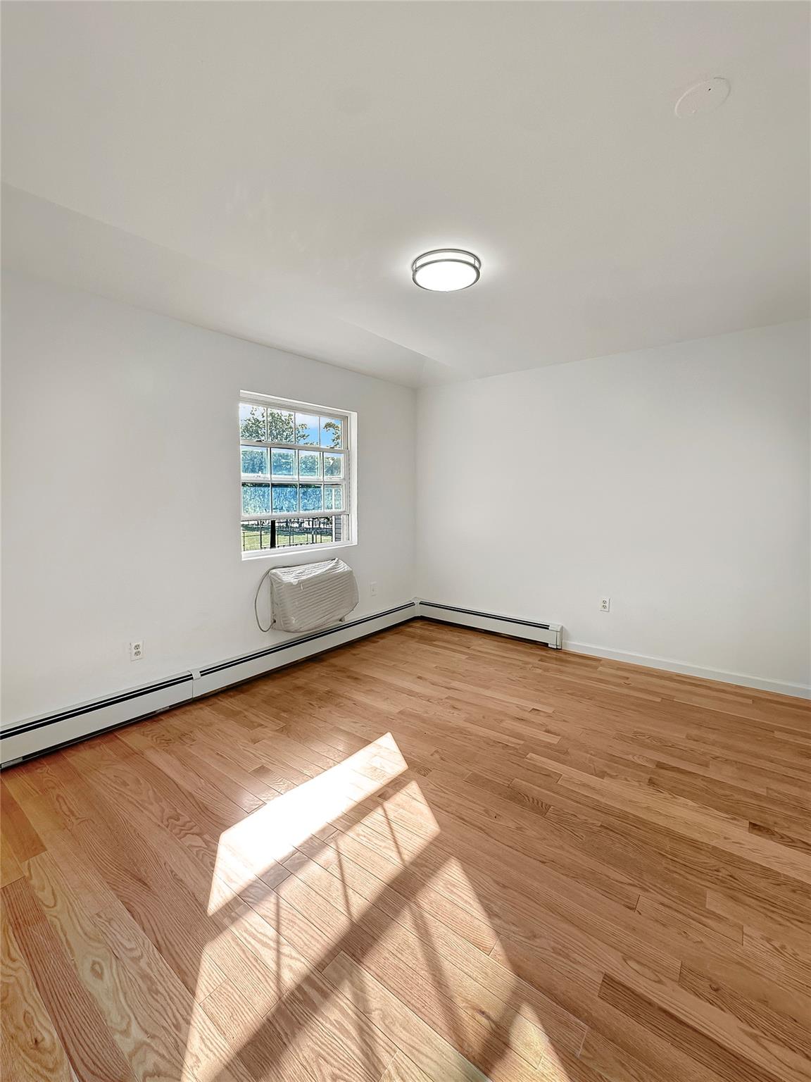 #8 photo, 10835 157th Street, Jamaica , NY 11433