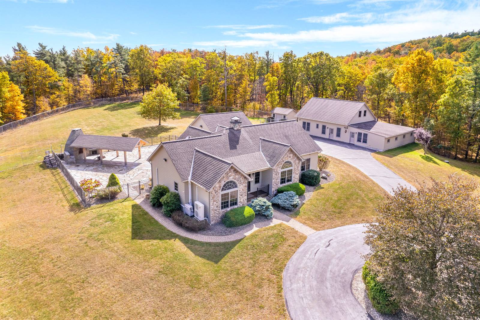 #1 photo, 138 Lydon Ln, Hannacroix , NY 12087
