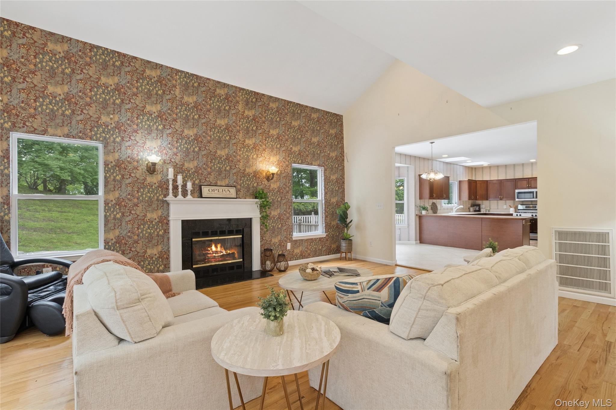 #11 photo, 3 Heidi Lane, サフォーク郡 Mount Sinai , NY 11766