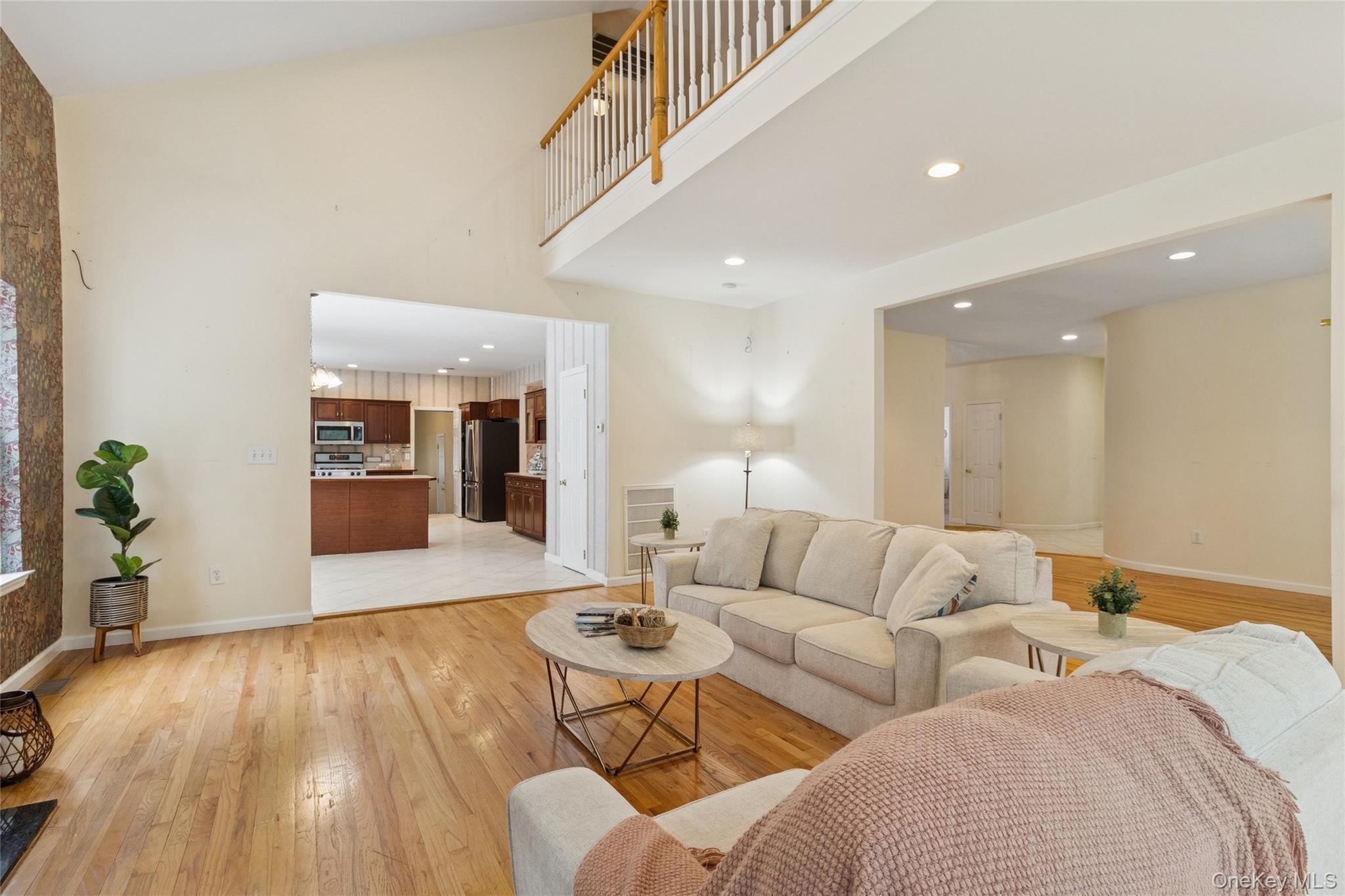 #13 photo, 3 Heidi Lane, サフォーク郡 Mount Sinai , NY 11766