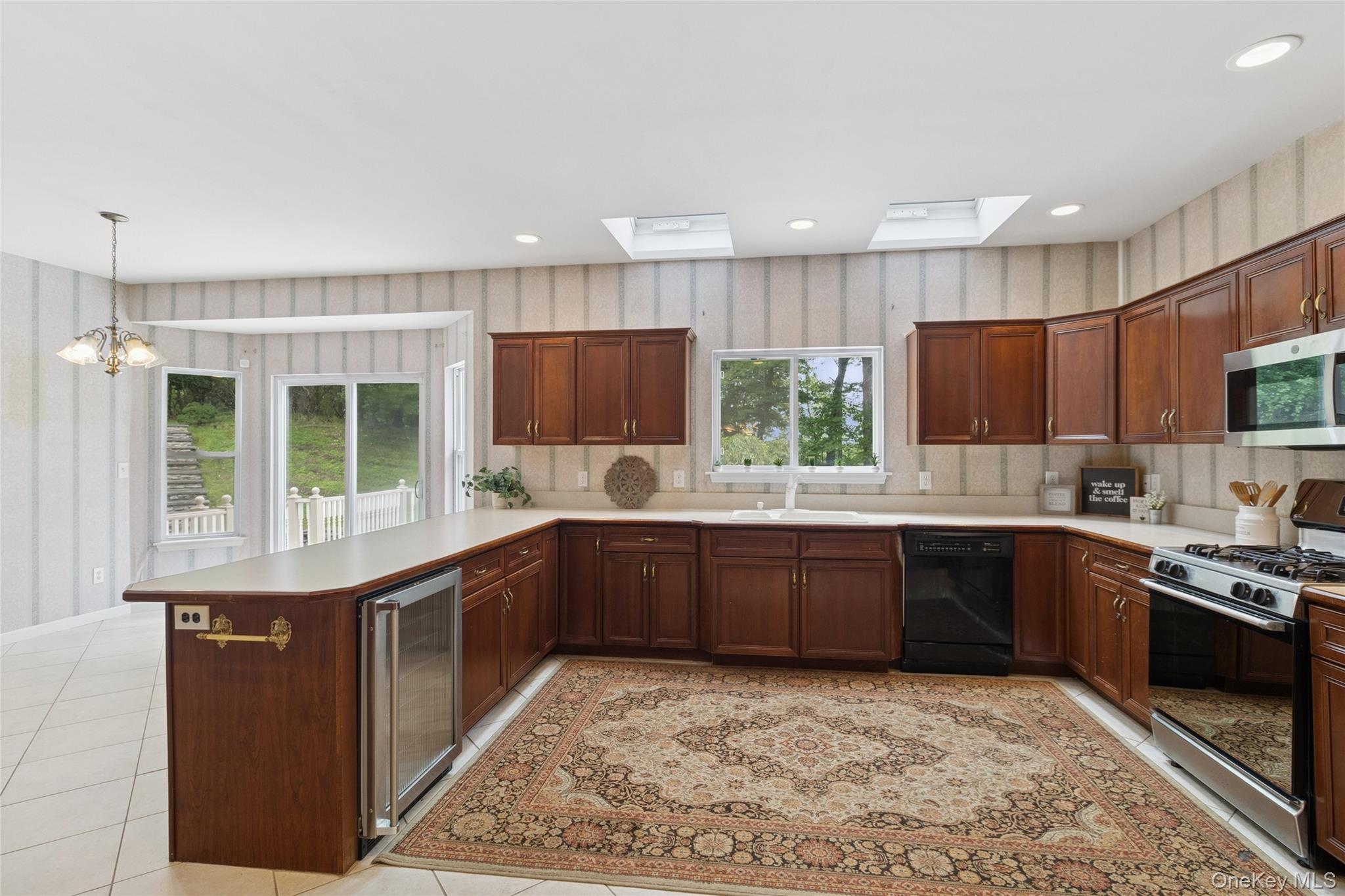 #19 photo, 3 Heidi Lane, サフォーク郡 Mount Sinai , NY 11766