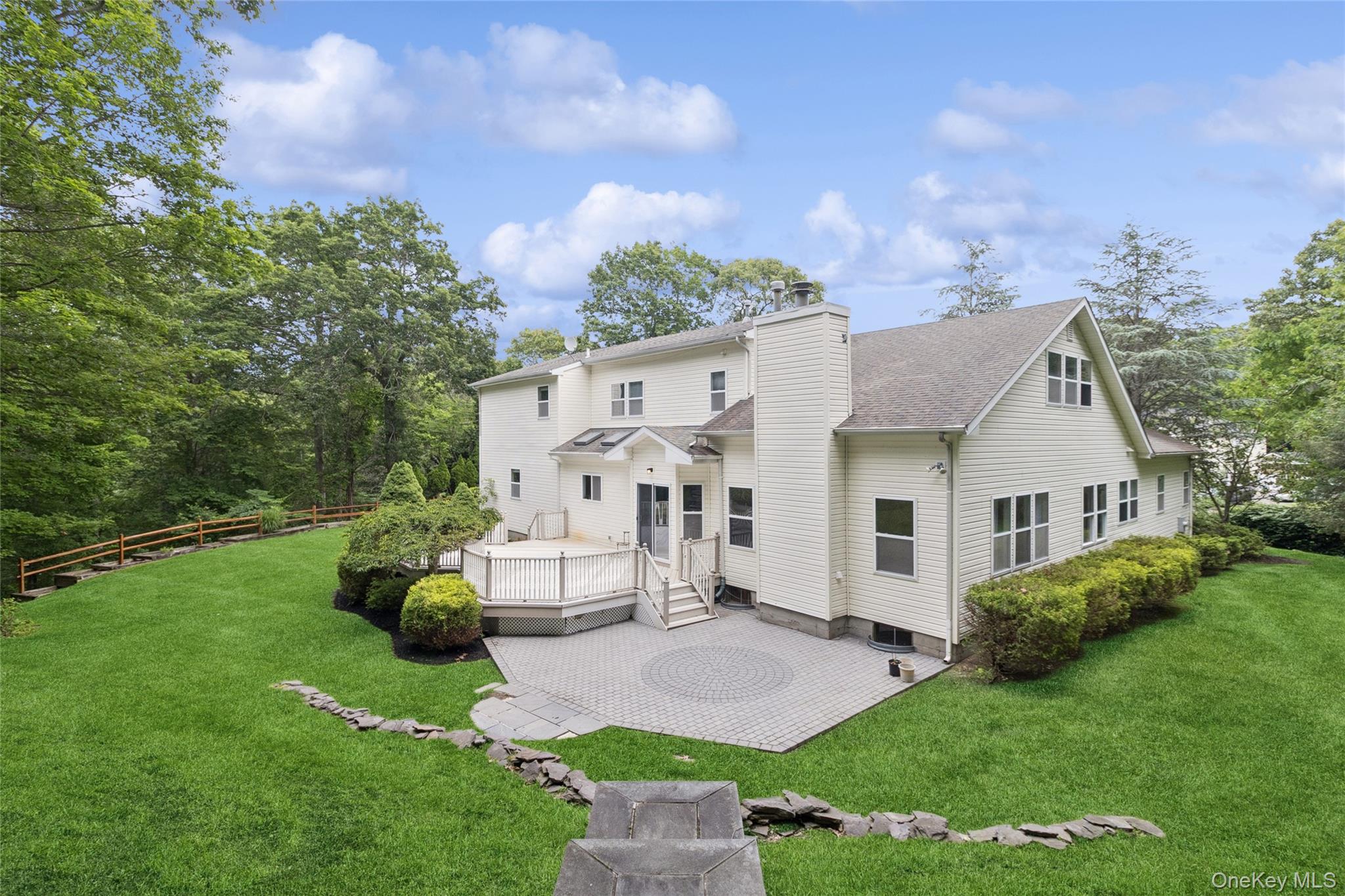 #4 photo, 3 Heidi Lane, サフォーク郡 Mount Sinai , NY 11766