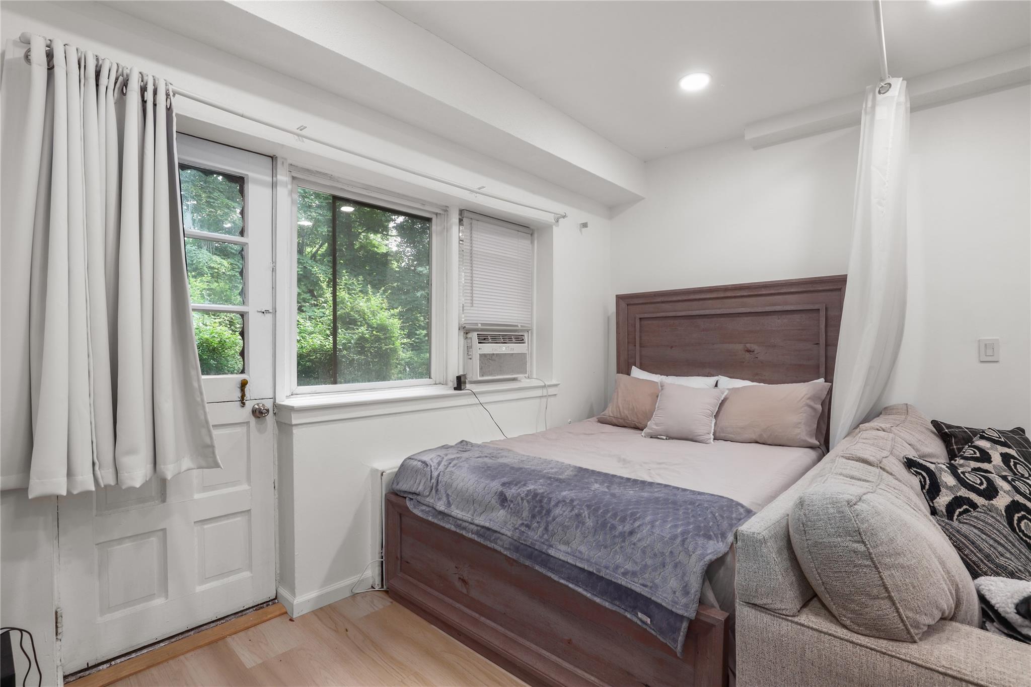 #5 photo, 140 N Broadway, Irvington , NY 10533