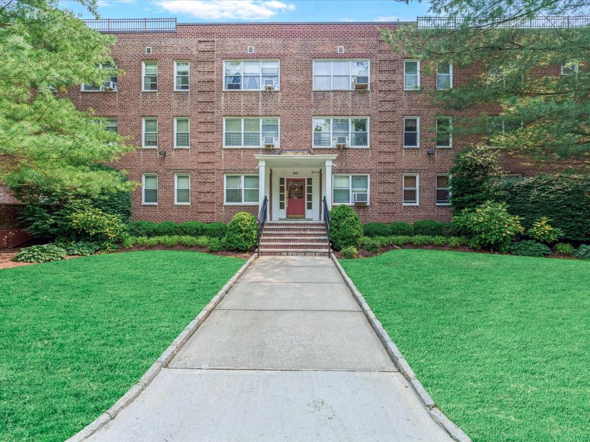 #1 photo, 811 Palmer Road, 布朗士 Bronxville , NY 10708