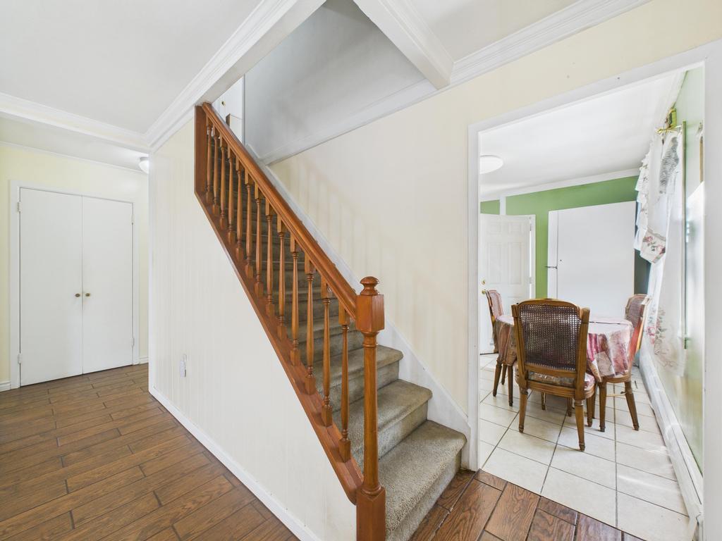 #12 photo, 335 Loring Road, Levittown , NY 11756