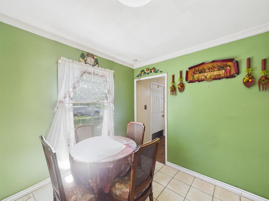 #13 photo, 335 Loring Road, Levittown , NY 11756