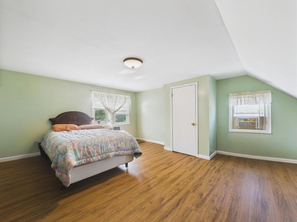 #15 photo, 335 Loring Road, Levittown , NY 11756