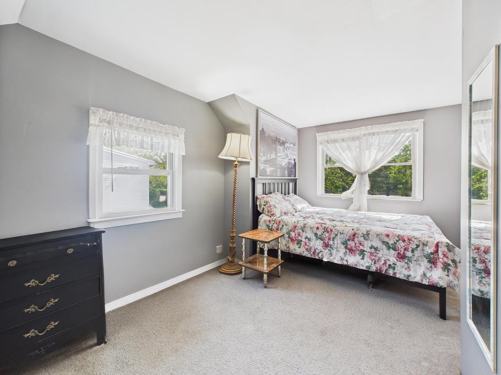 #18 photo, 335 Loring Road, Levittown , NY 11756