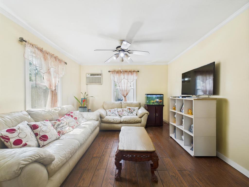 #6 photo, 335 Loring Road, Levittown , NY 11756