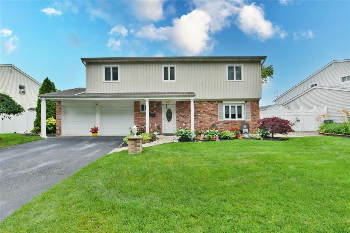 #1 photo, 36 Shubert Lane, Bethpage , NY 11714
